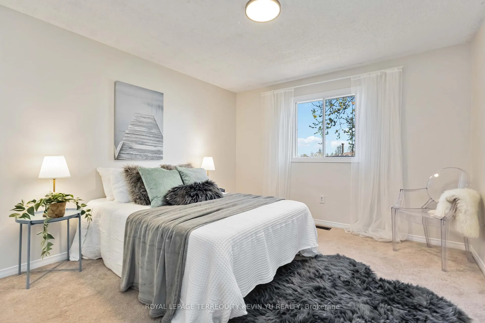 Photo 15 of 24 Blackburn Crescent, Ajax, Central — HOMEH