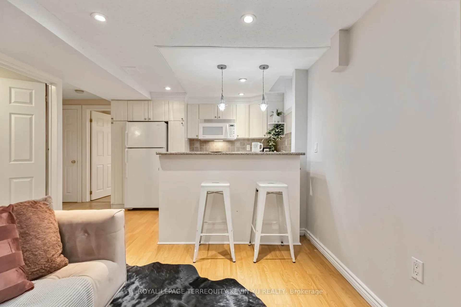 Photo 18 of 24 Blackburn Crescent, Ajax, Central — HOMEH