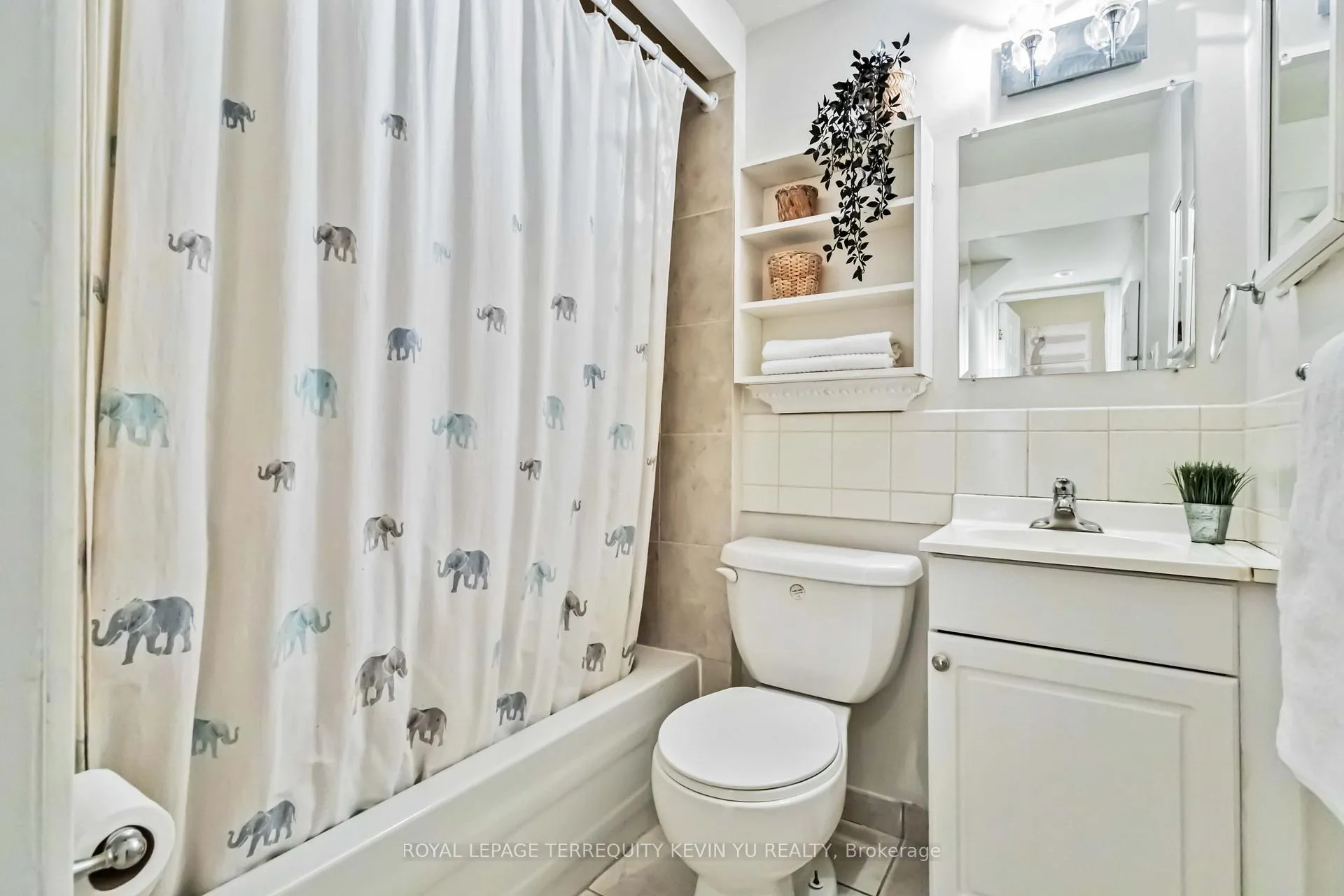 Photo 22 of 24 Blackburn Crescent, Ajax, Central — HOMEH