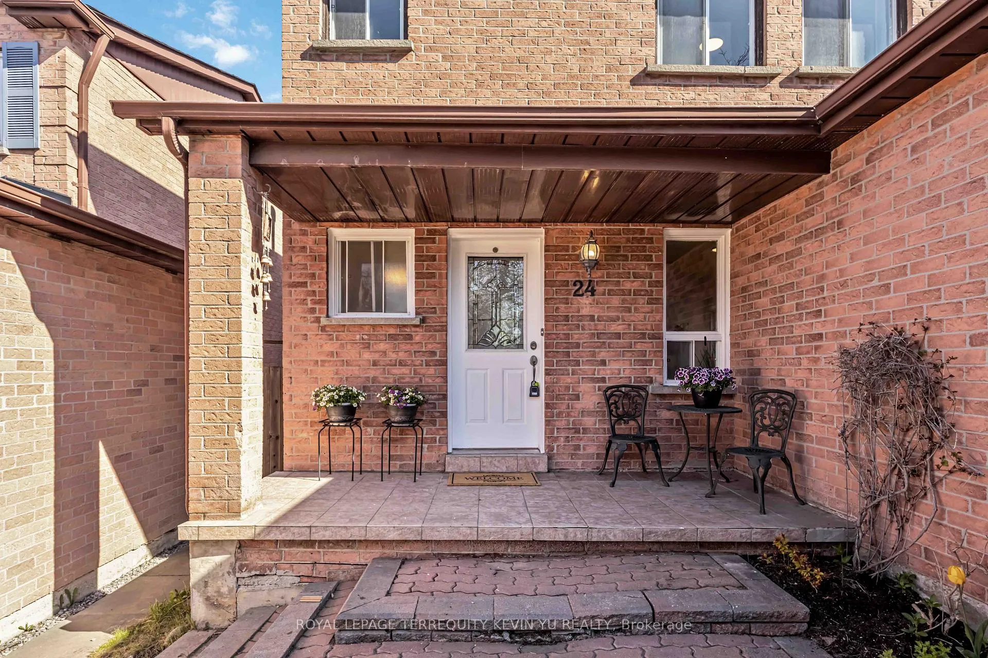 Photo 25 of 24 Blackburn Crescent, Ajax, Central — HOMEH