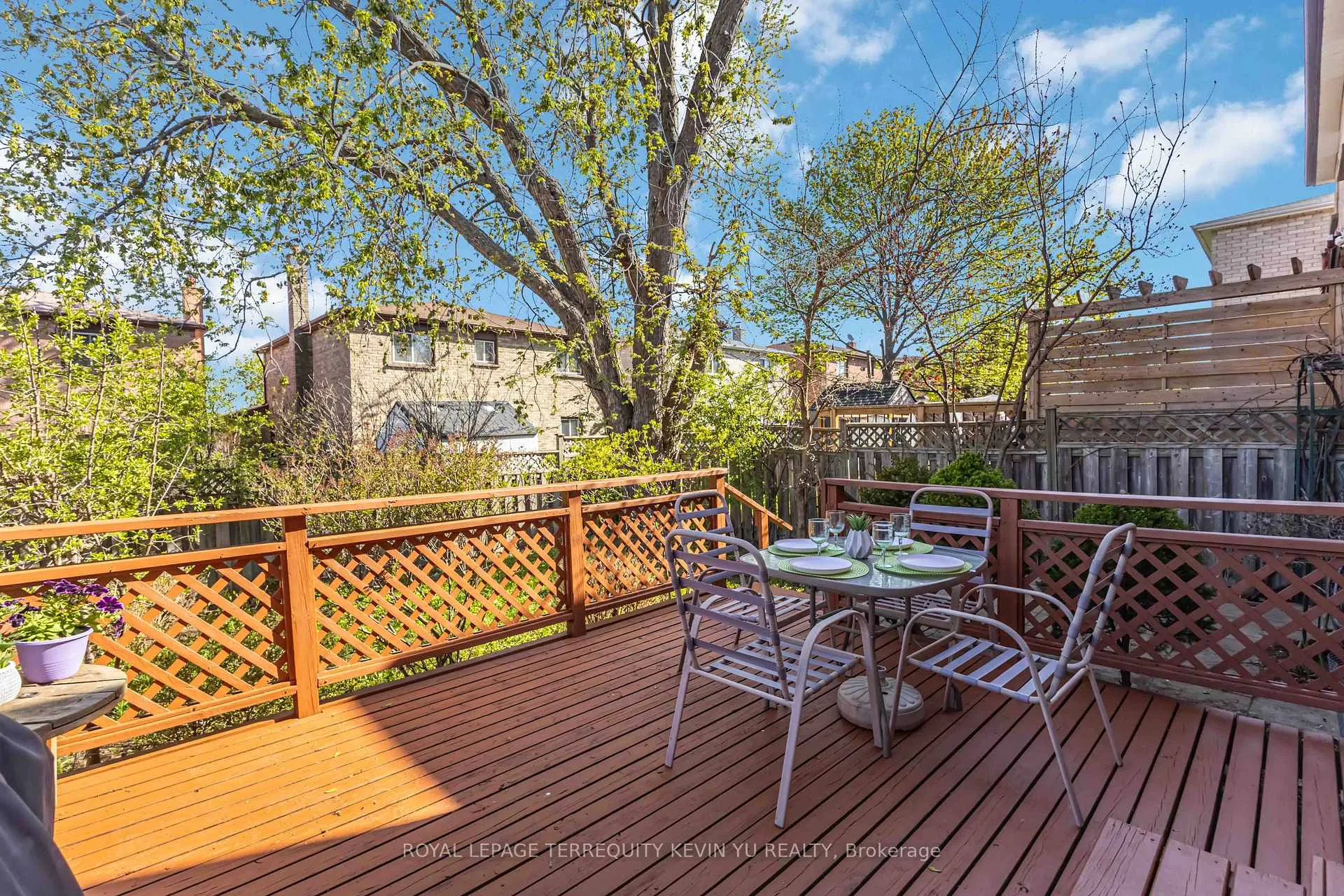 Photo 28 of 24 Blackburn Crescent, Ajax, Central — HOMEH