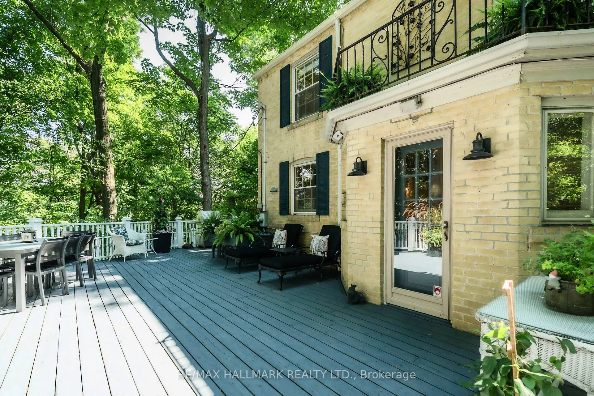 Photo 3 of 738 O'Connor Drive, Toronto, East York — HOMEH