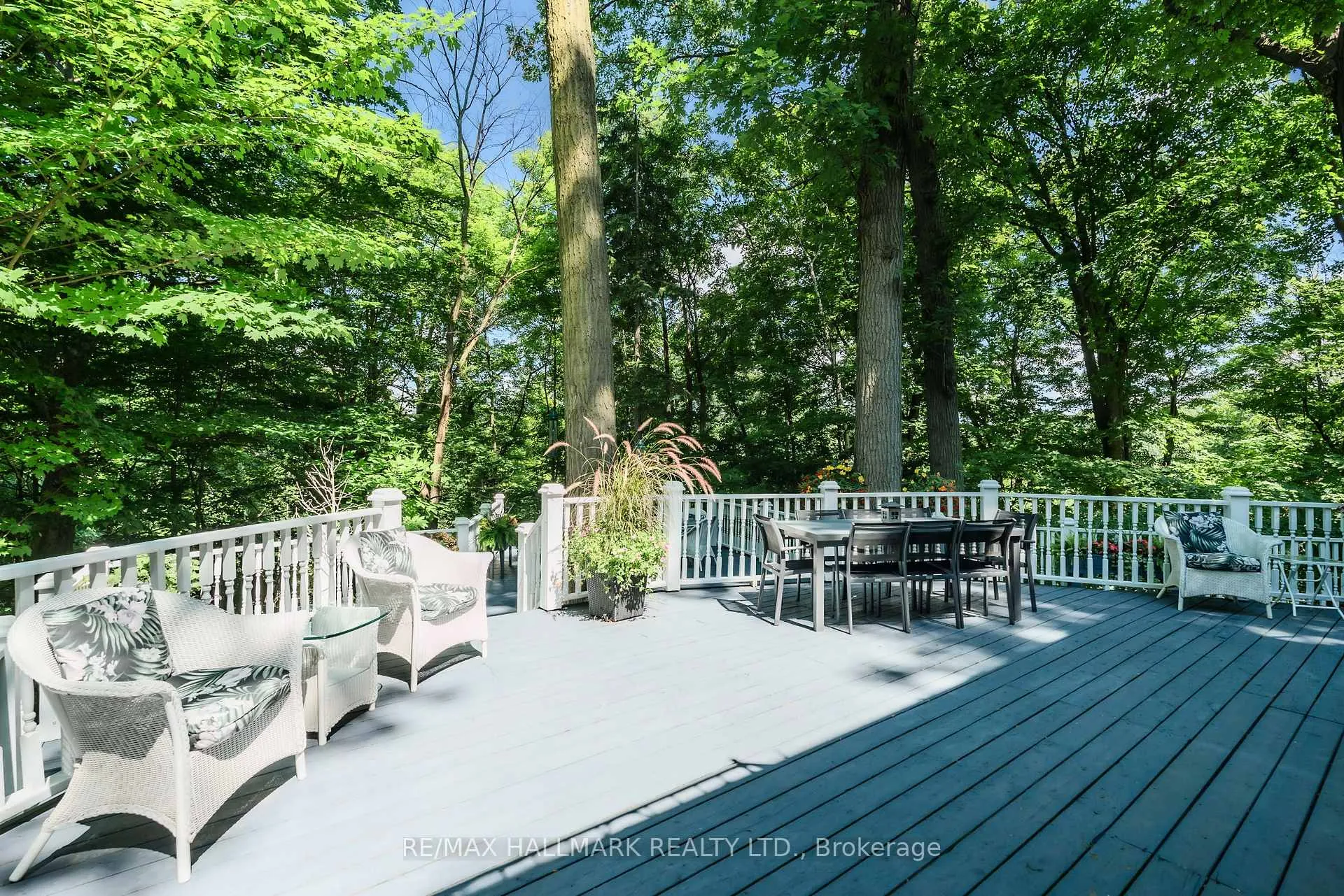 Photo 4 of 738 O'Connor Drive, Toronto, East York — HOMEH