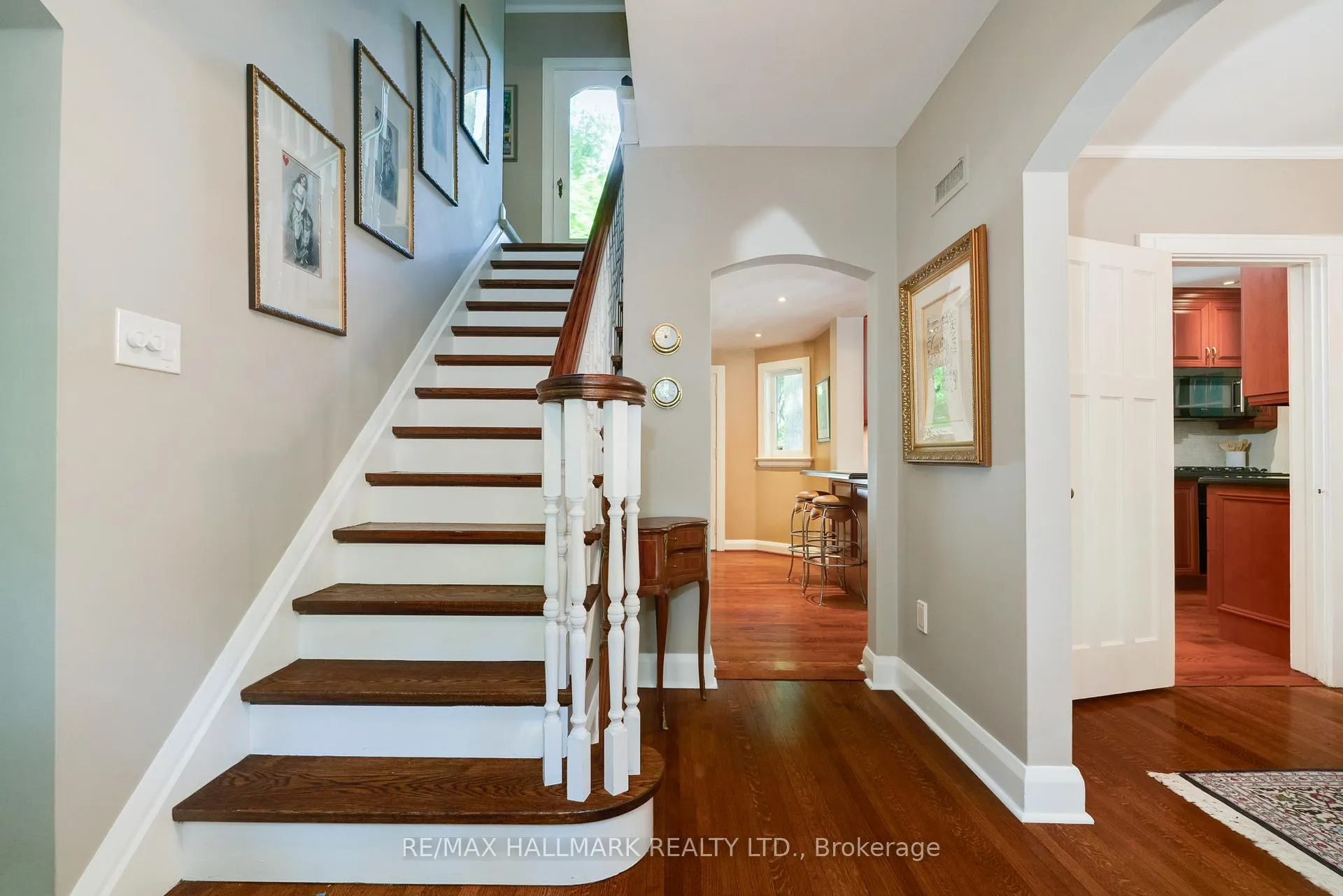 Photo 7 of 738 O'Connor Drive, Toronto, East York — HOMEH