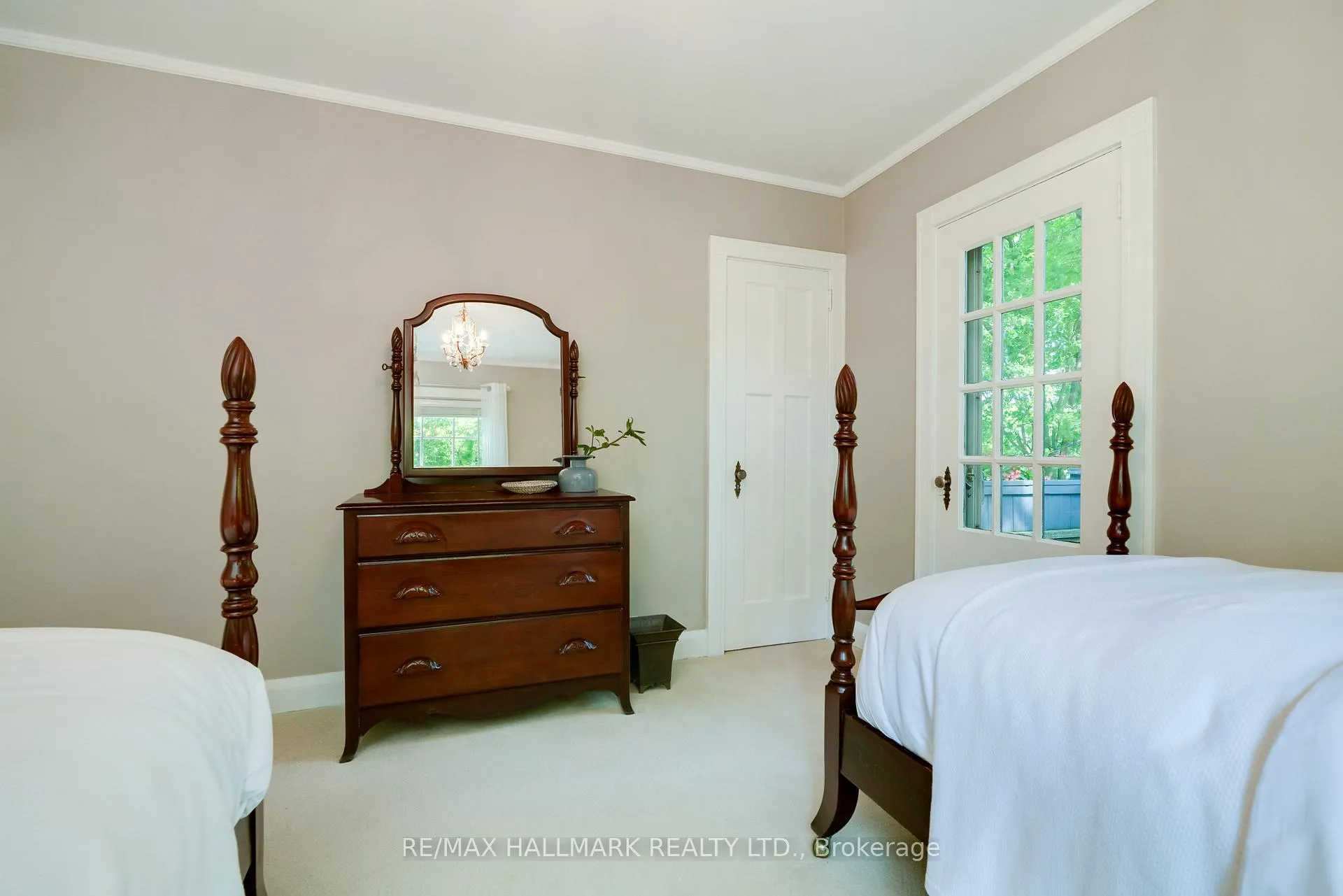 Photo 20 of 738 O'Connor Drive, Toronto, East York — HOMEH