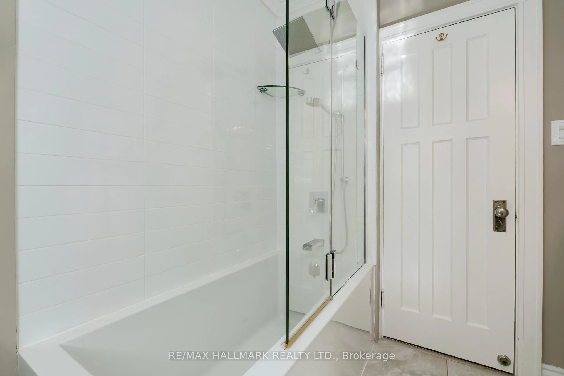 Photo 27 of 738 O'Connor Drive, Toronto, East York — HOMEH