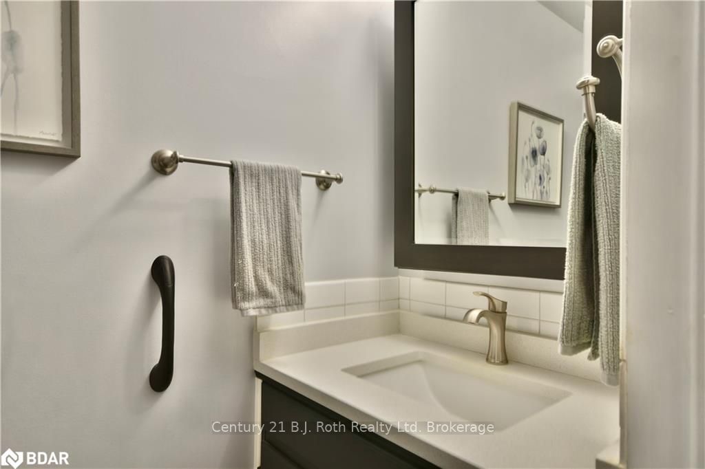 Photo 13 of 6985 Nott 27/28 Sideroad Side Road, Clearview, Rural Clearview — HOMEH