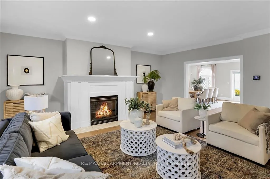 Photo 3 of 45 Lakegate Drive, Hamilton, Lakeshore — HOMEH
