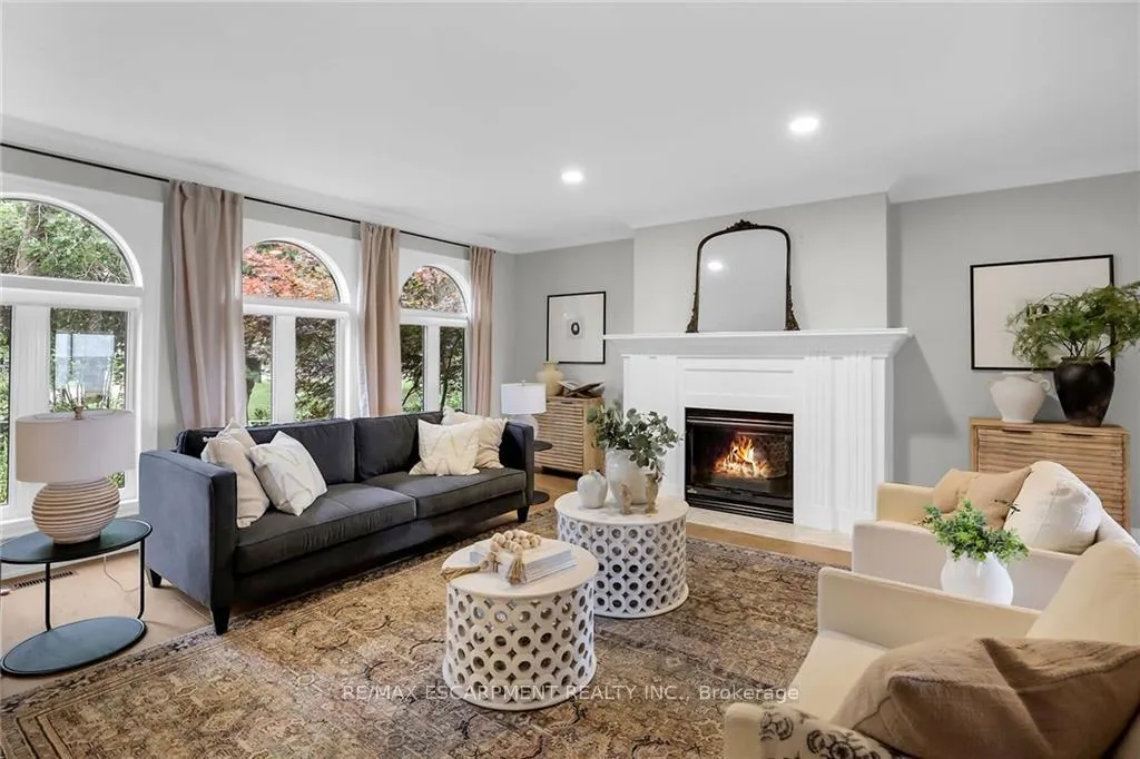 Photo 4 of 45 Lakegate Drive, Hamilton, Lakeshore — HOMEH