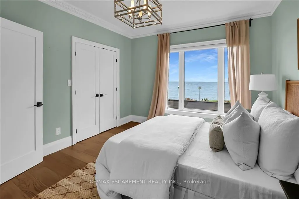 Photo 17 of 45 Lakegate Drive, Hamilton, Lakeshore — HOMEH