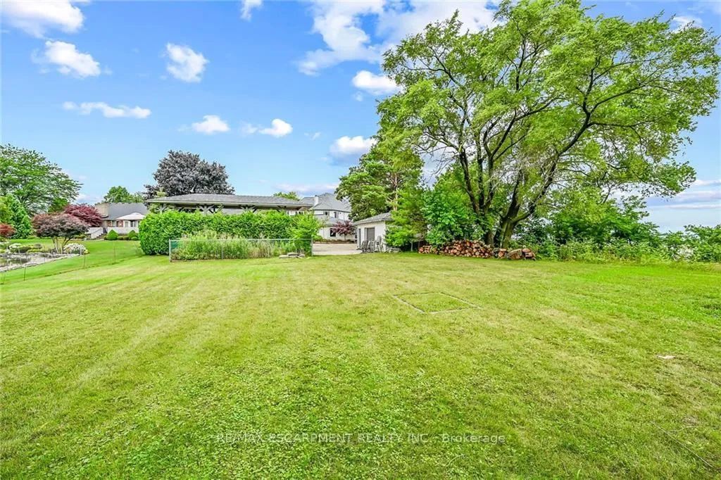 Photo 28 of 45 Lakegate Drive, Hamilton, Lakeshore — HOMEH