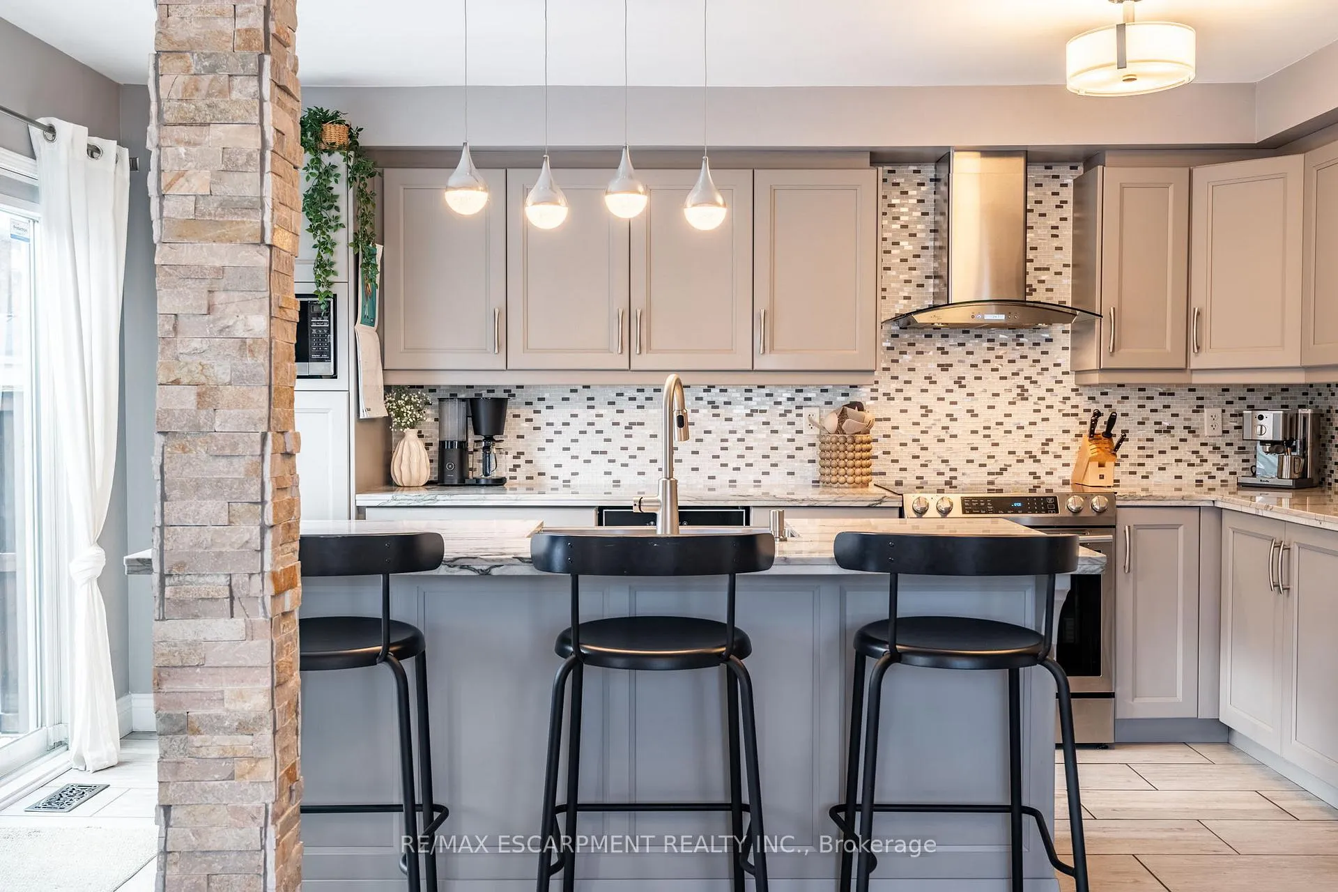 Photo 18 of 3 Gowland Drive, Hamilton, Binbrook — HOMEH