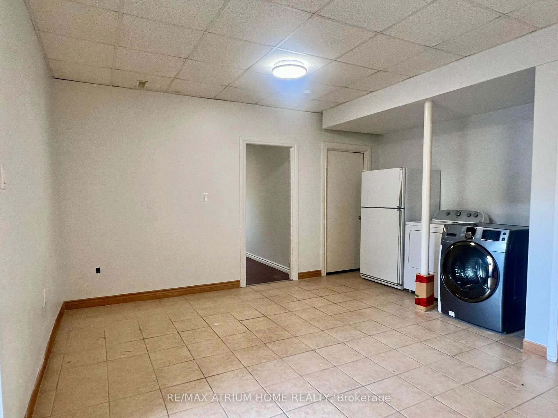 Photo 3 of Unit Bsmt, 127 Buchanan Drive, Markham, Unionville — HOMEH