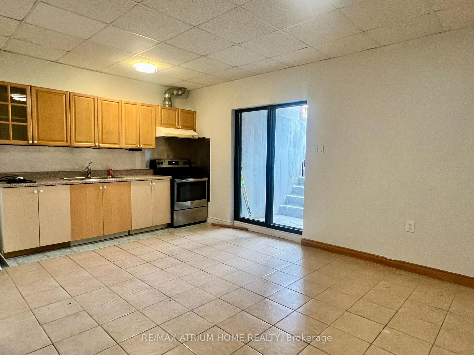 Photo 4 of Unit Bsmt, 127 Buchanan Drive, Markham, Unionville — HOMEH