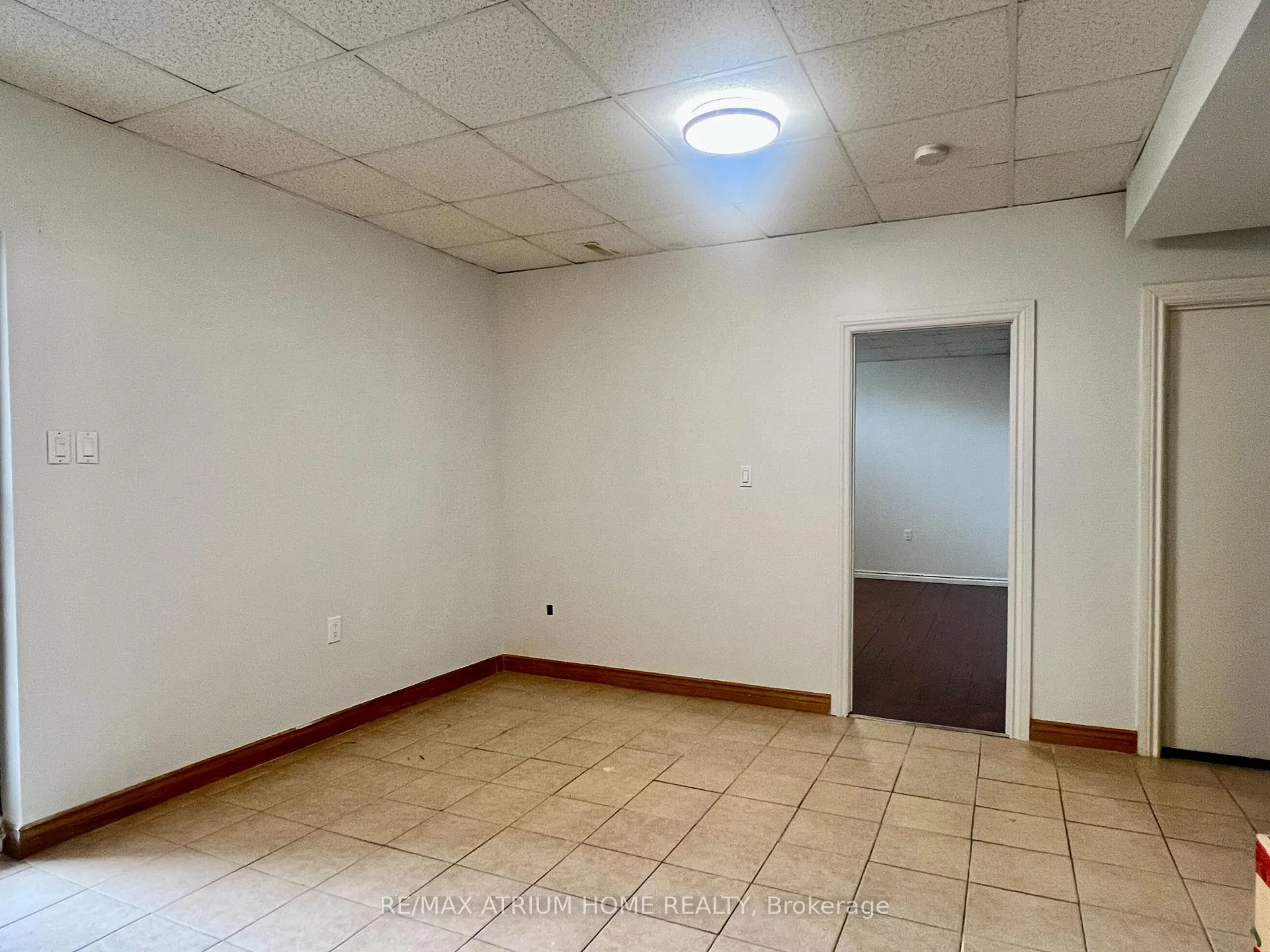 Photo 5 of Unit Bsmt, 127 Buchanan Drive, Markham, Unionville — HOMEH