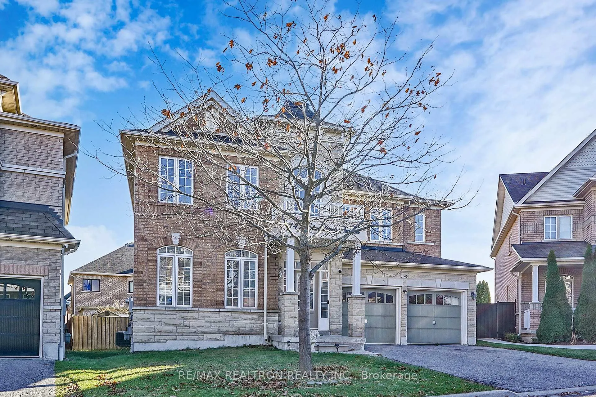 Photo 3 of 145 Stonechurch Crescent, Markham, Box Grove — HOMEH