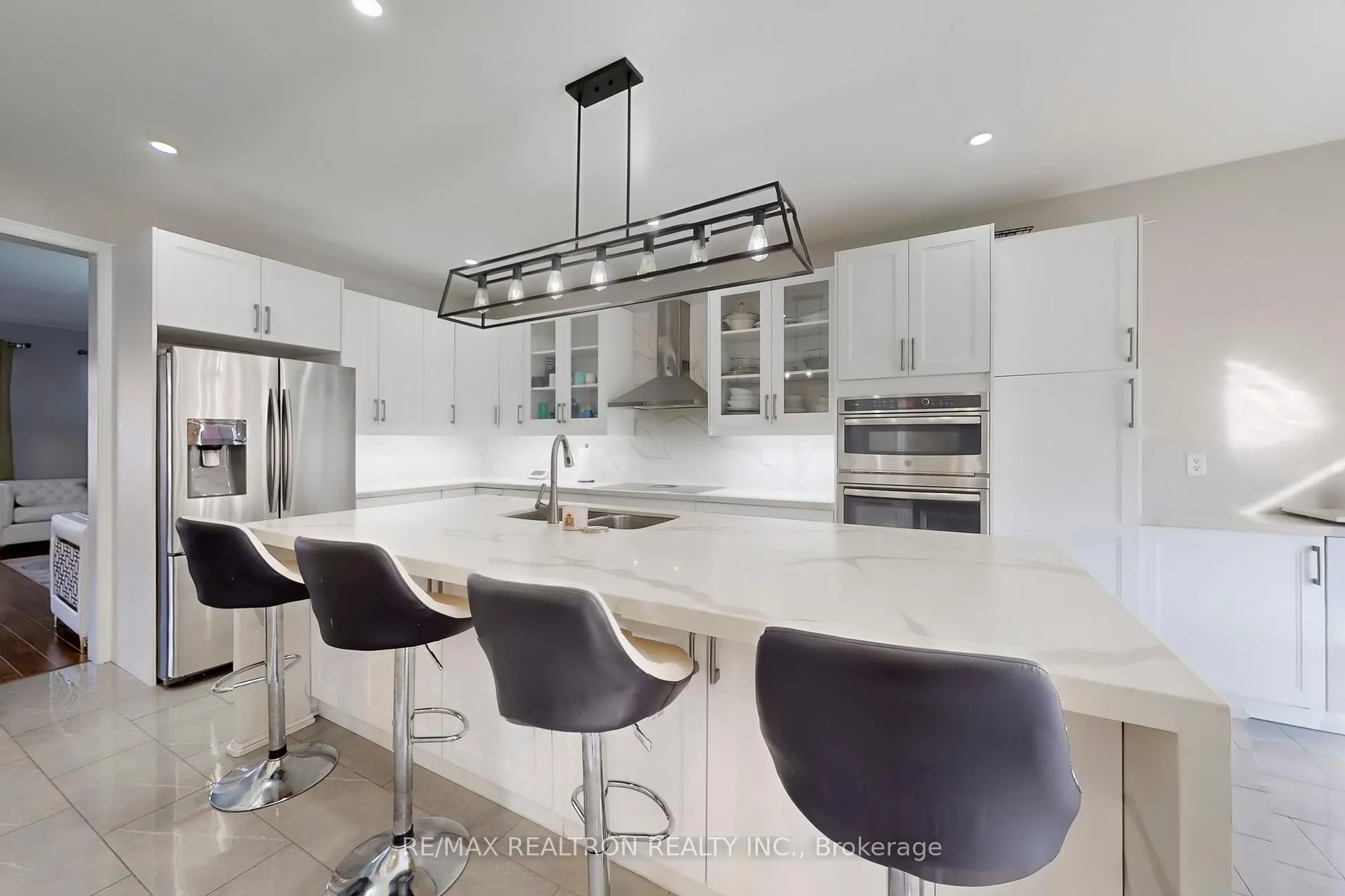 Photo 15 of 145 Stonechurch Crescent, Markham, Box Grove — HOMEH