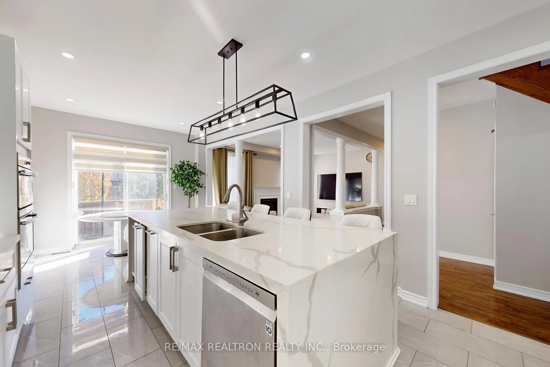 Photo 16 of 145 Stonechurch Crescent, Markham, Box Grove — HOMEH