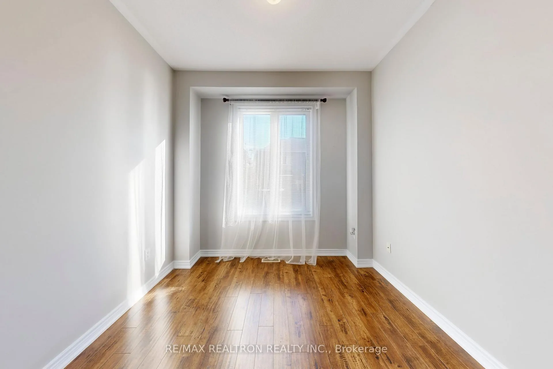 Photo 23 of 145 Stonechurch Crescent, Markham, Box Grove — HOMEH