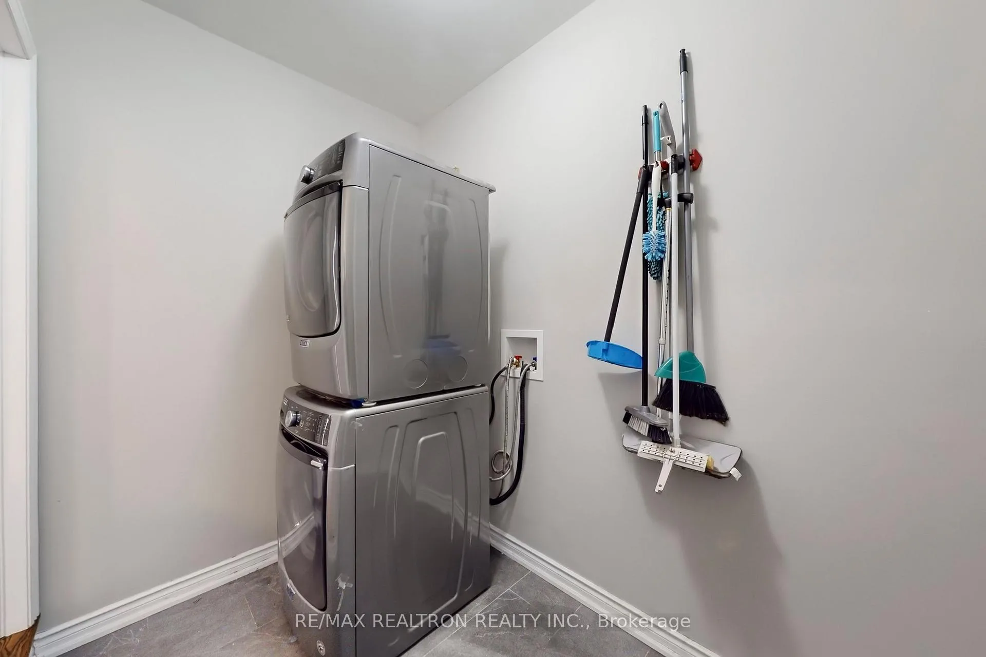 Photo 26 of 145 Stonechurch Crescent, Markham, Box Grove — HOMEH