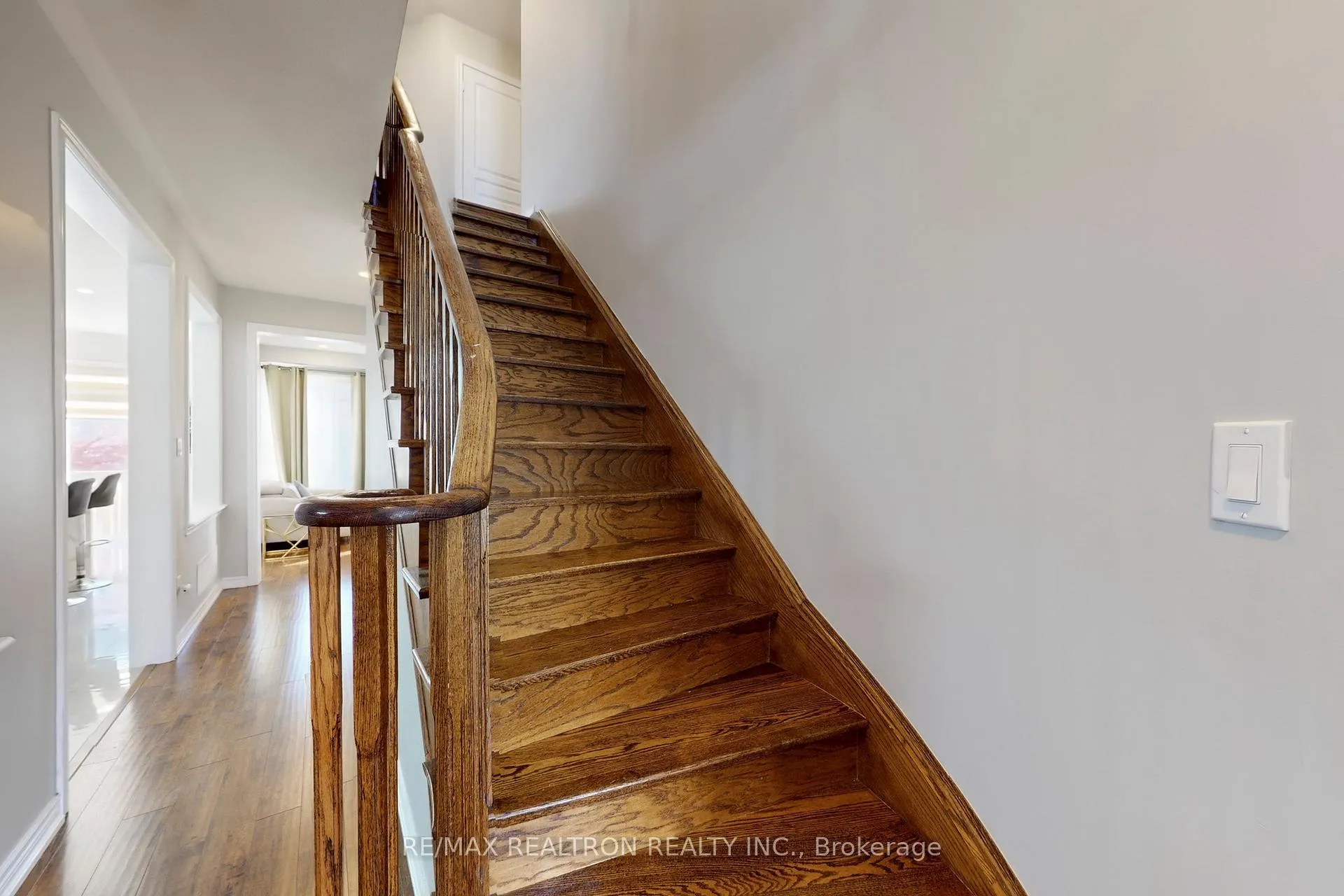 Photo 29 of 145 Stonechurch Crescent, Markham, Box Grove — HOMEH