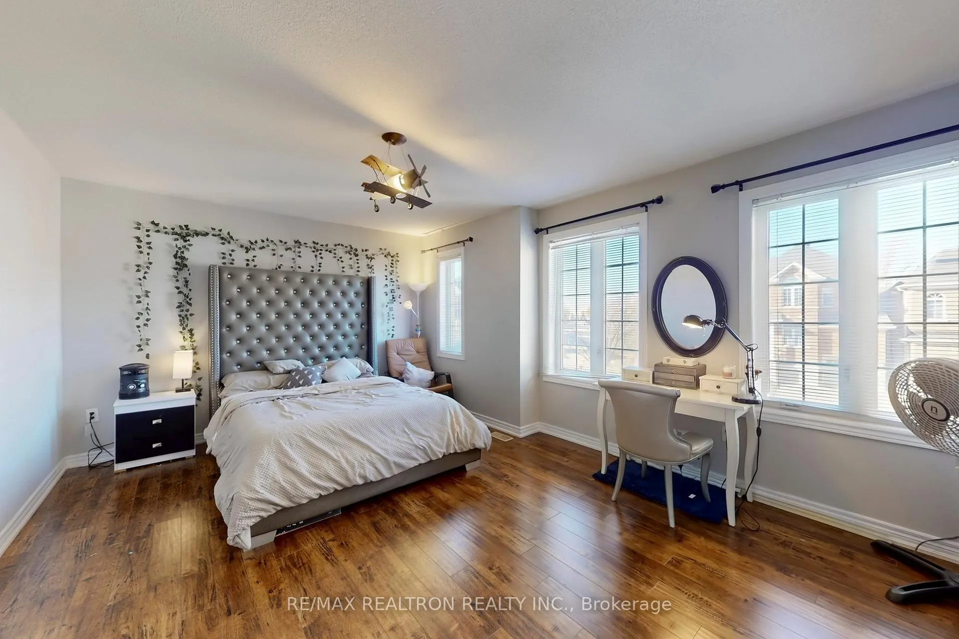 Photo 40 of 145 Stonechurch Crescent, Markham, Box Grove — HOMEH