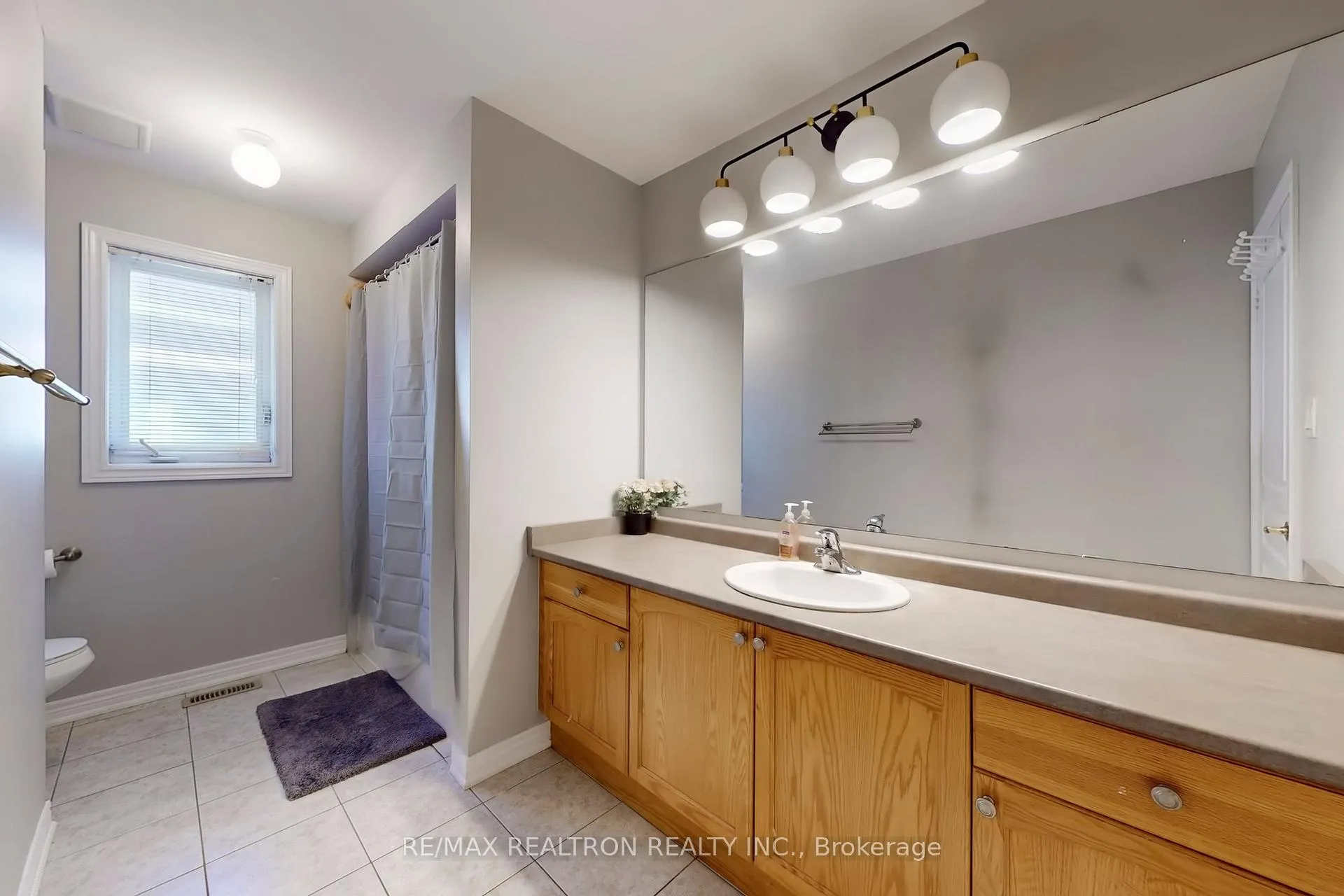 Photo 47 of 145 Stonechurch Crescent, Markham, Box Grove — HOMEH