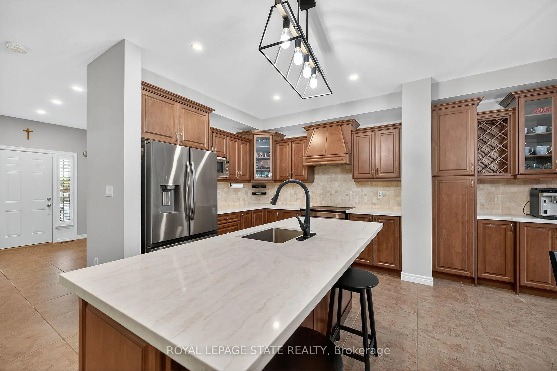 Photo 8 of 181 Springview Drive, Hamilton, Waterdown — HOMEH