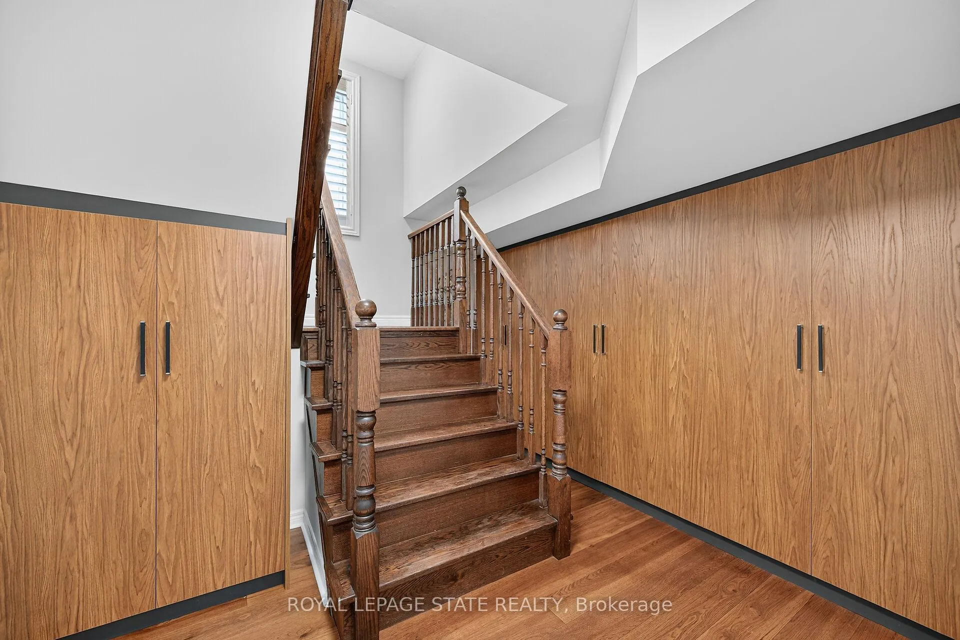 Photo 19 of 181 Springview Drive, Hamilton, Waterdown — HOMEH