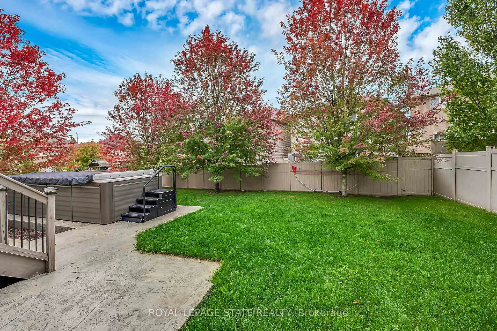 Photo 32 of 181 Springview Drive, Hamilton, Waterdown — HOMEH