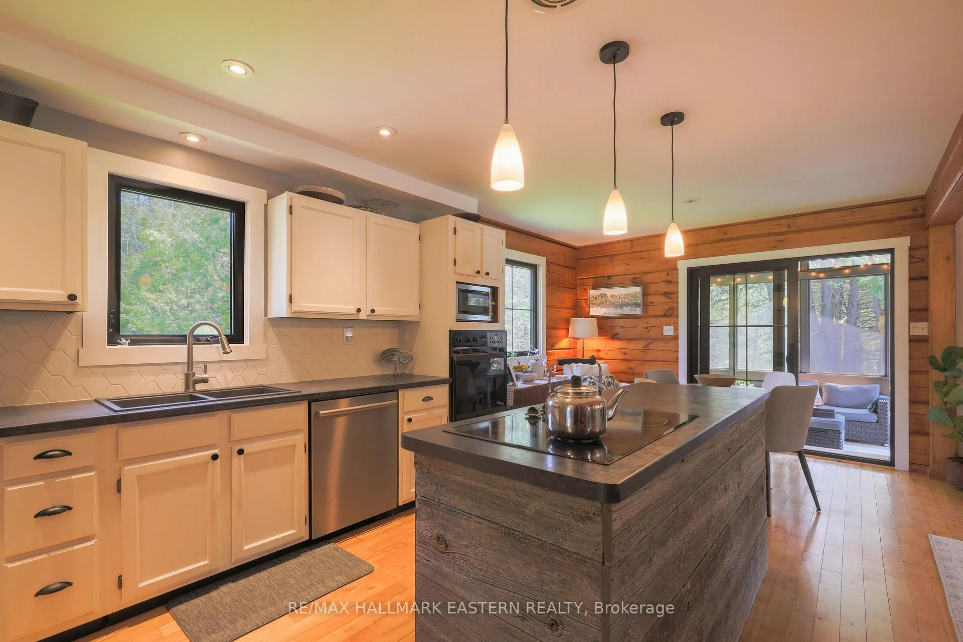 Photo 11 of 1611 County Road 4, Douro-Dummer — HOMEH