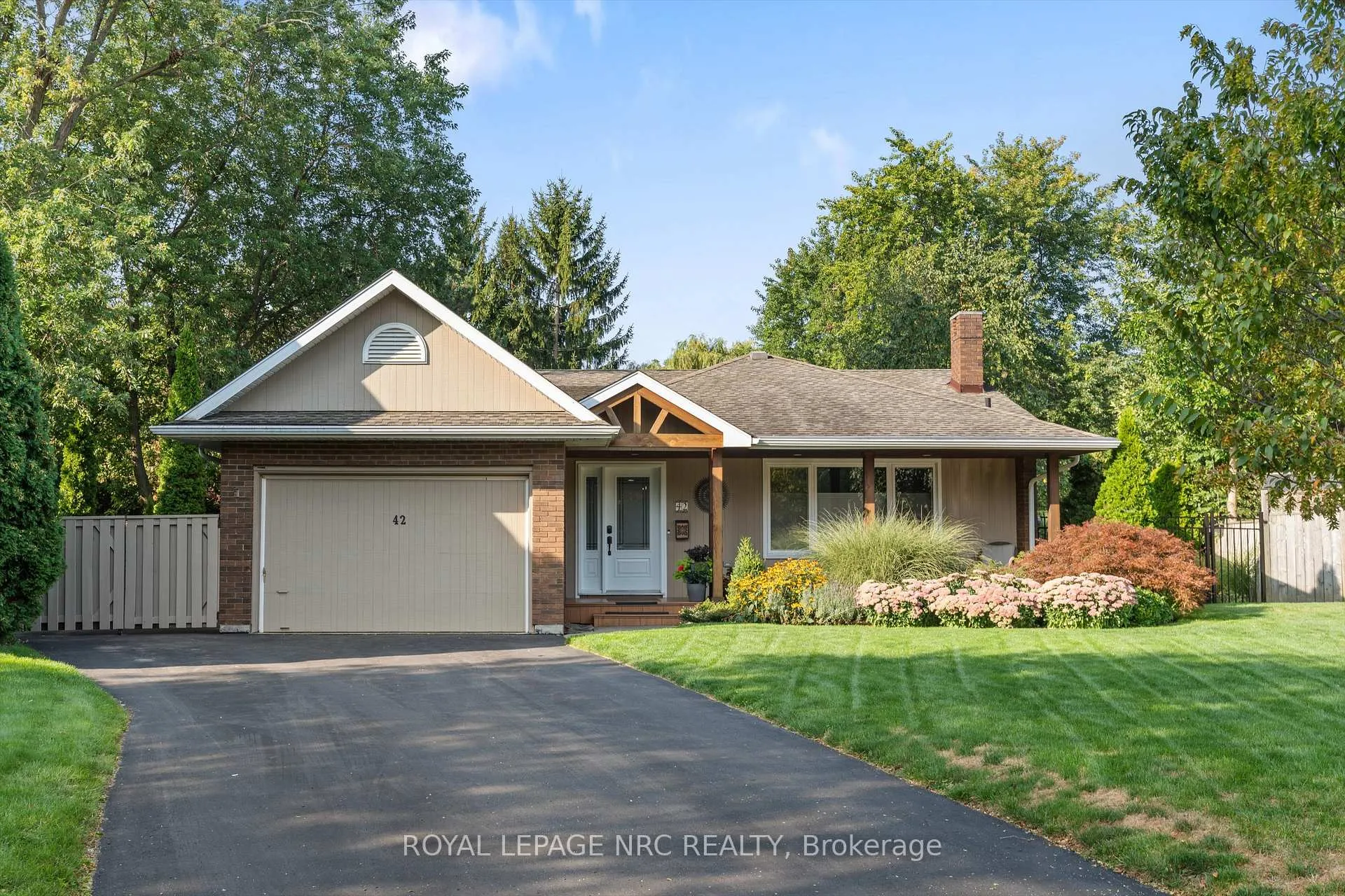 Photo 2 of 42 The Cedars, St. Catharines, Vine/Linwell — HOMEH