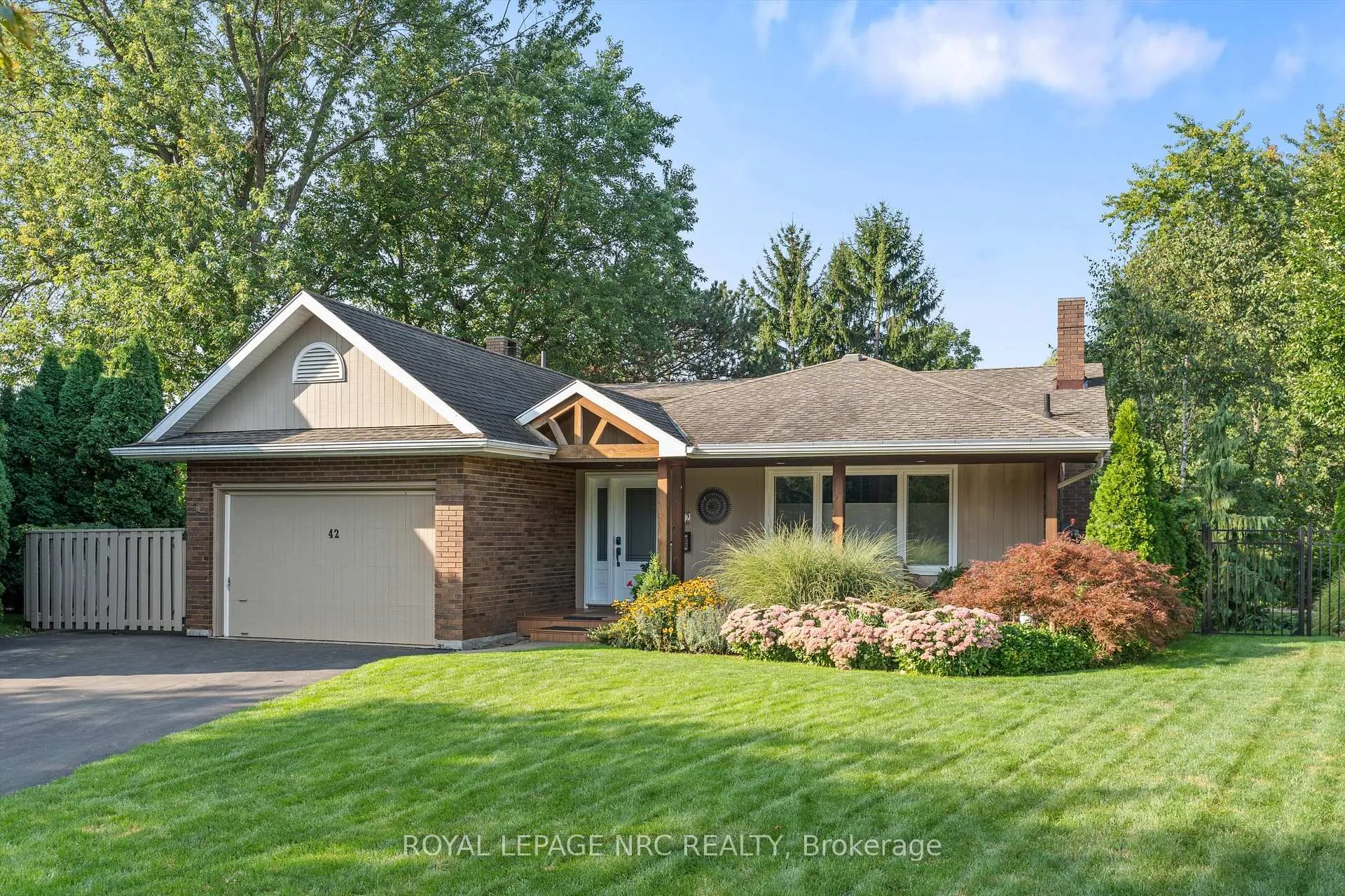 Photo 3 of 42 The Cedars, St. Catharines, Vine/Linwell — HOMEH
