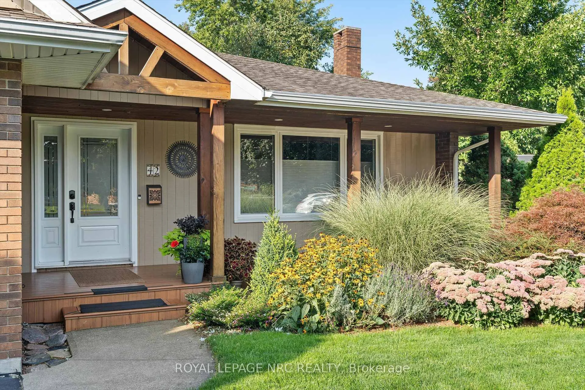 Photo 4 of 42 The Cedars, St. Catharines, Vine/Linwell — HOMEH
