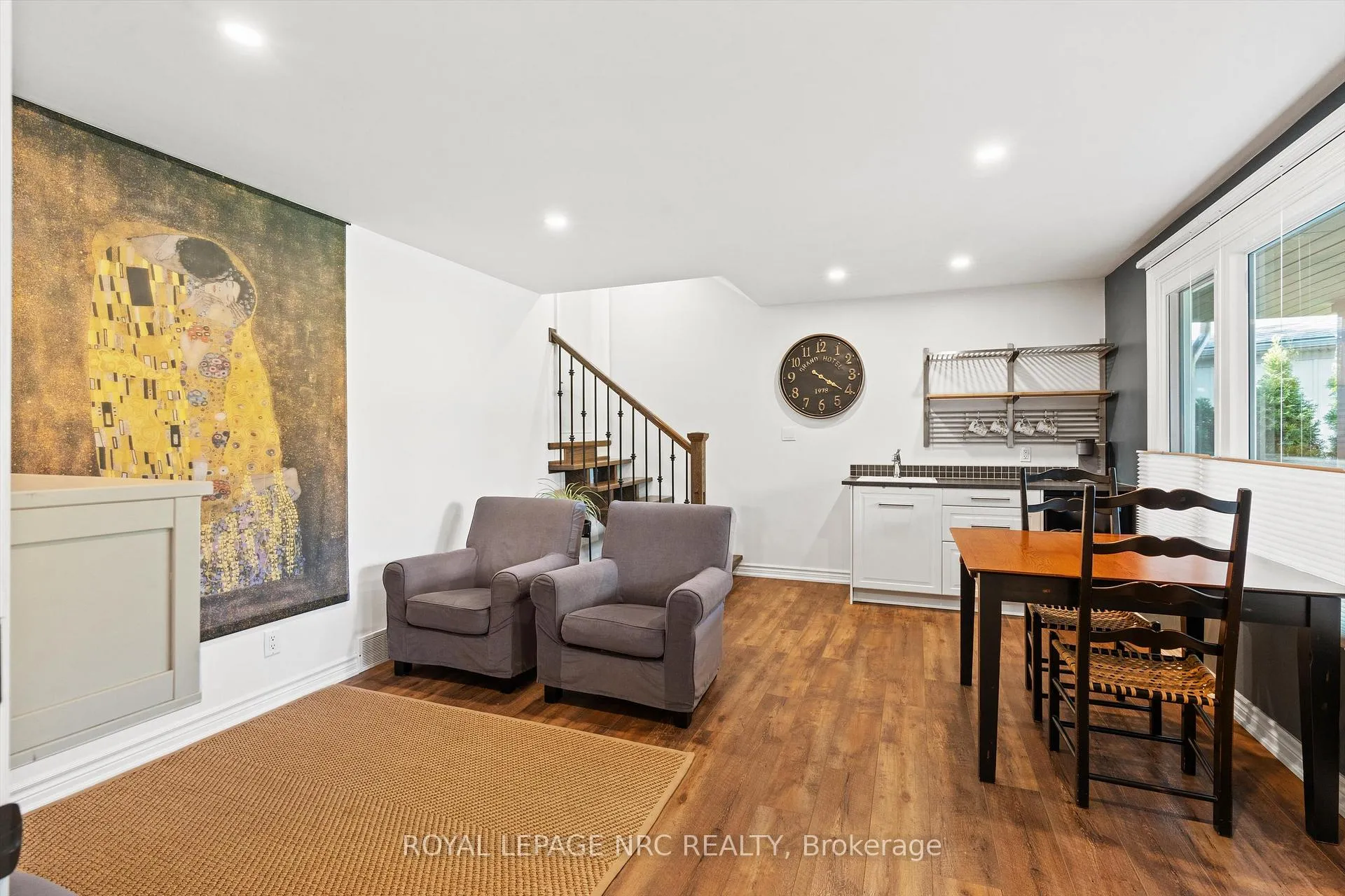 Photo 28 of 42 The Cedars, St. Catharines, Vine/Linwell — HOMEH