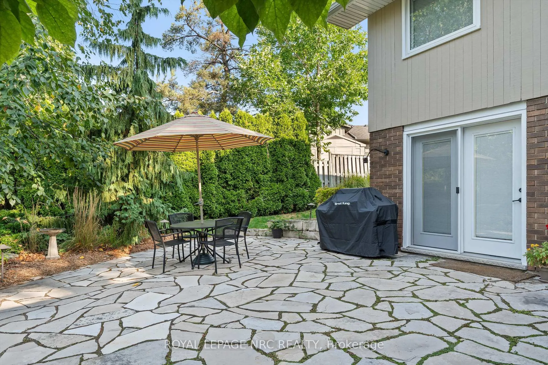 Photo 33 of 42 The Cedars, St. Catharines, Vine/Linwell — HOMEH