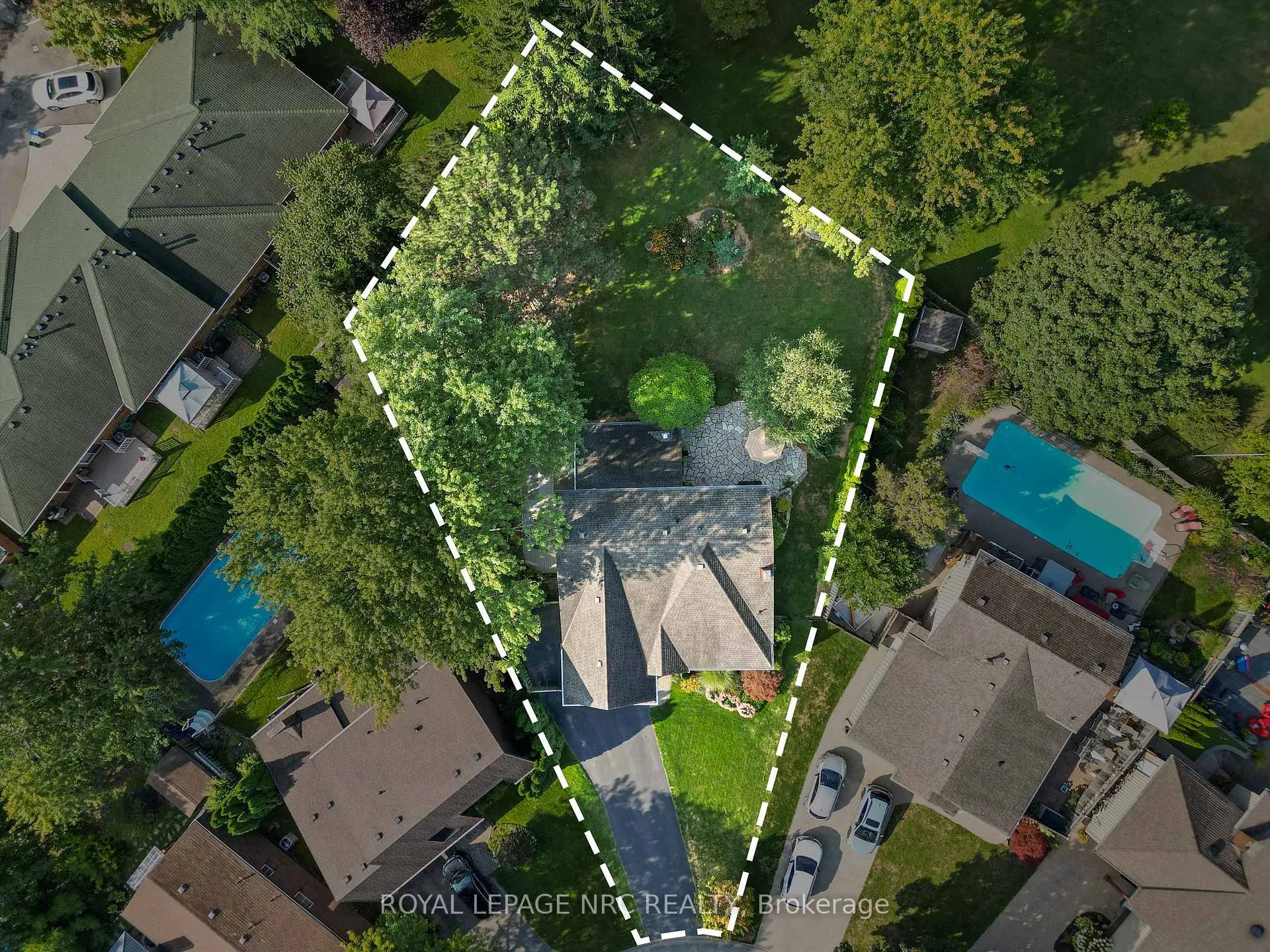 Photo 35 of 42 The Cedars, St. Catharines, Vine/Linwell — HOMEH