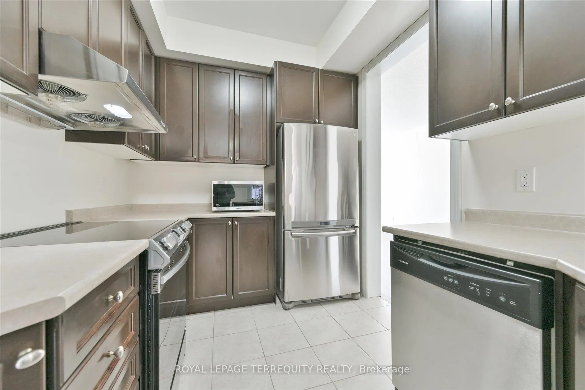 Photo 10 of 34 Tufo Avenue, Markham, Victoria Square — HOMEH