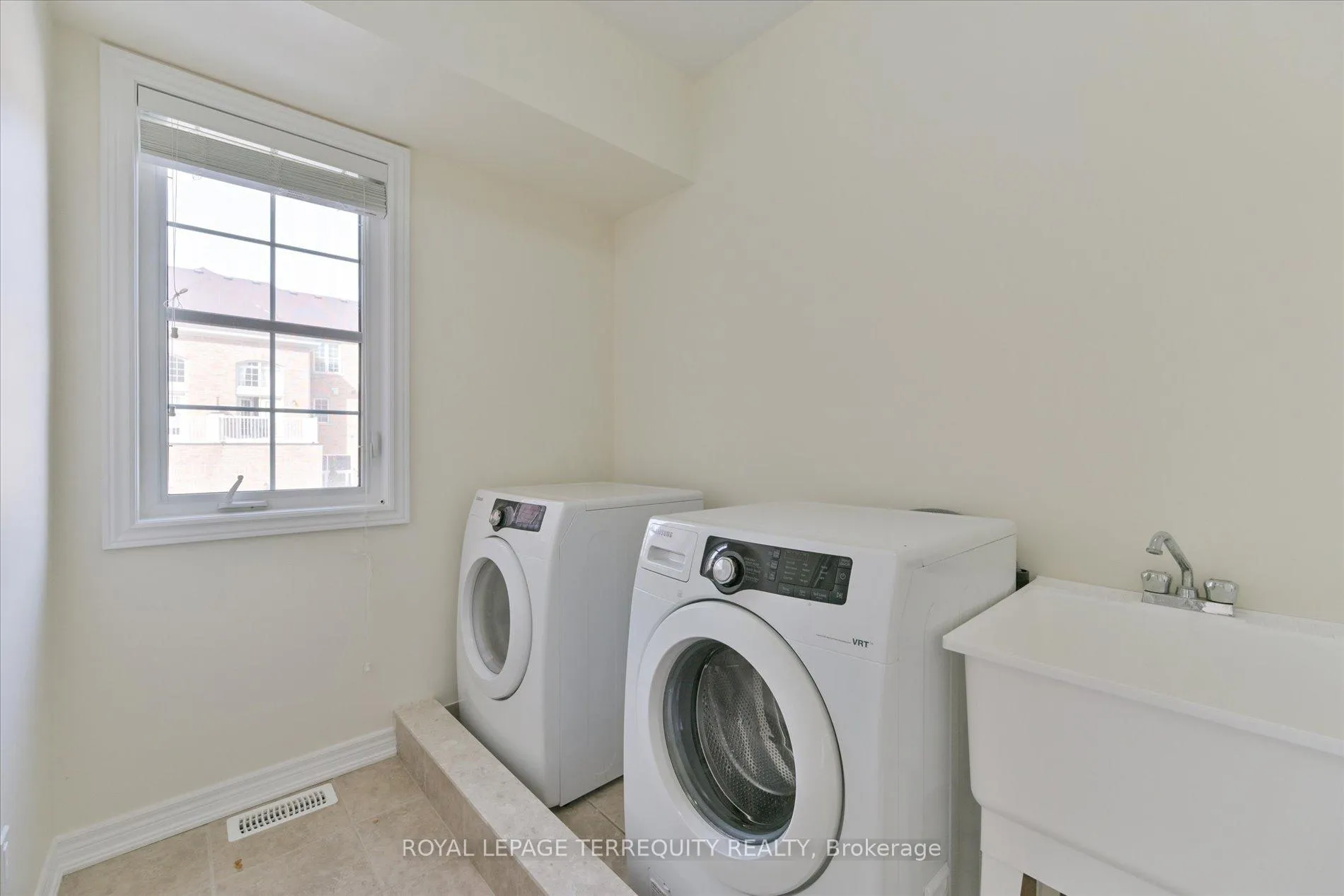 Photo 25 of 34 Tufo Avenue, Markham, Victoria Square — HOMEH