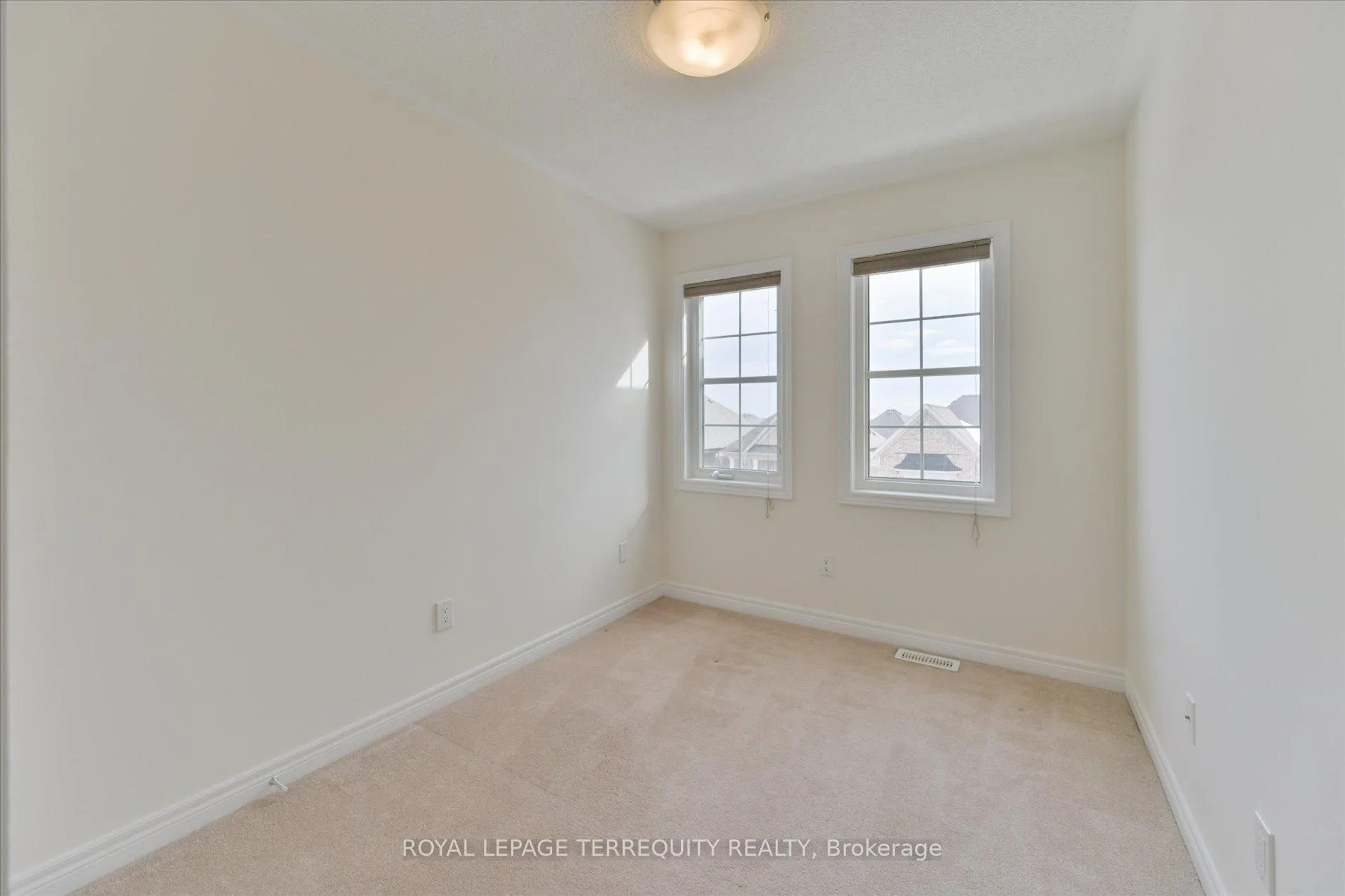 Photo 33 of 34 Tufo Avenue, Markham, Victoria Square — HOMEH