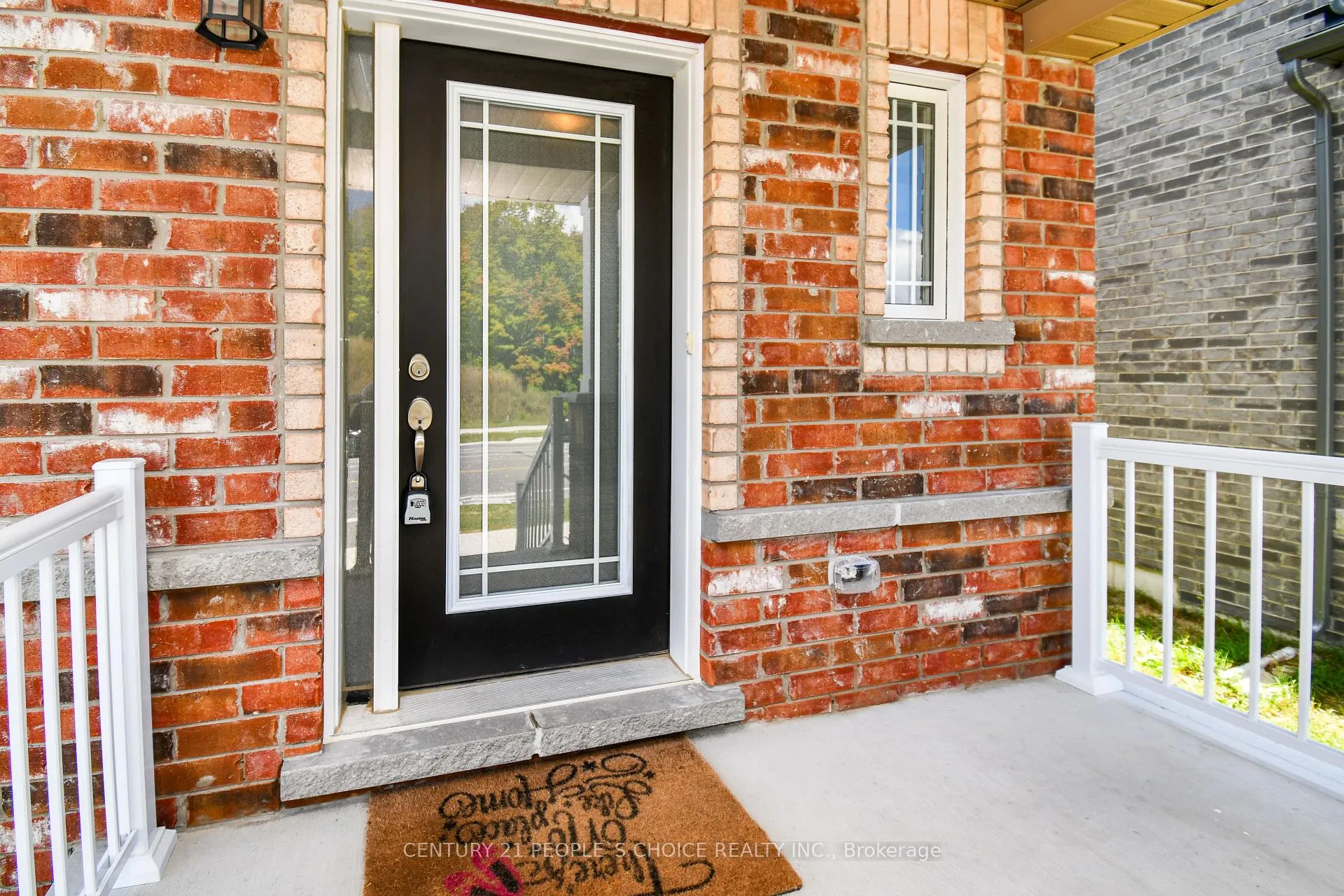 Photo 3 of 114 Mabern Street, Barrie, Rural Barrie Southwest — HOMEH