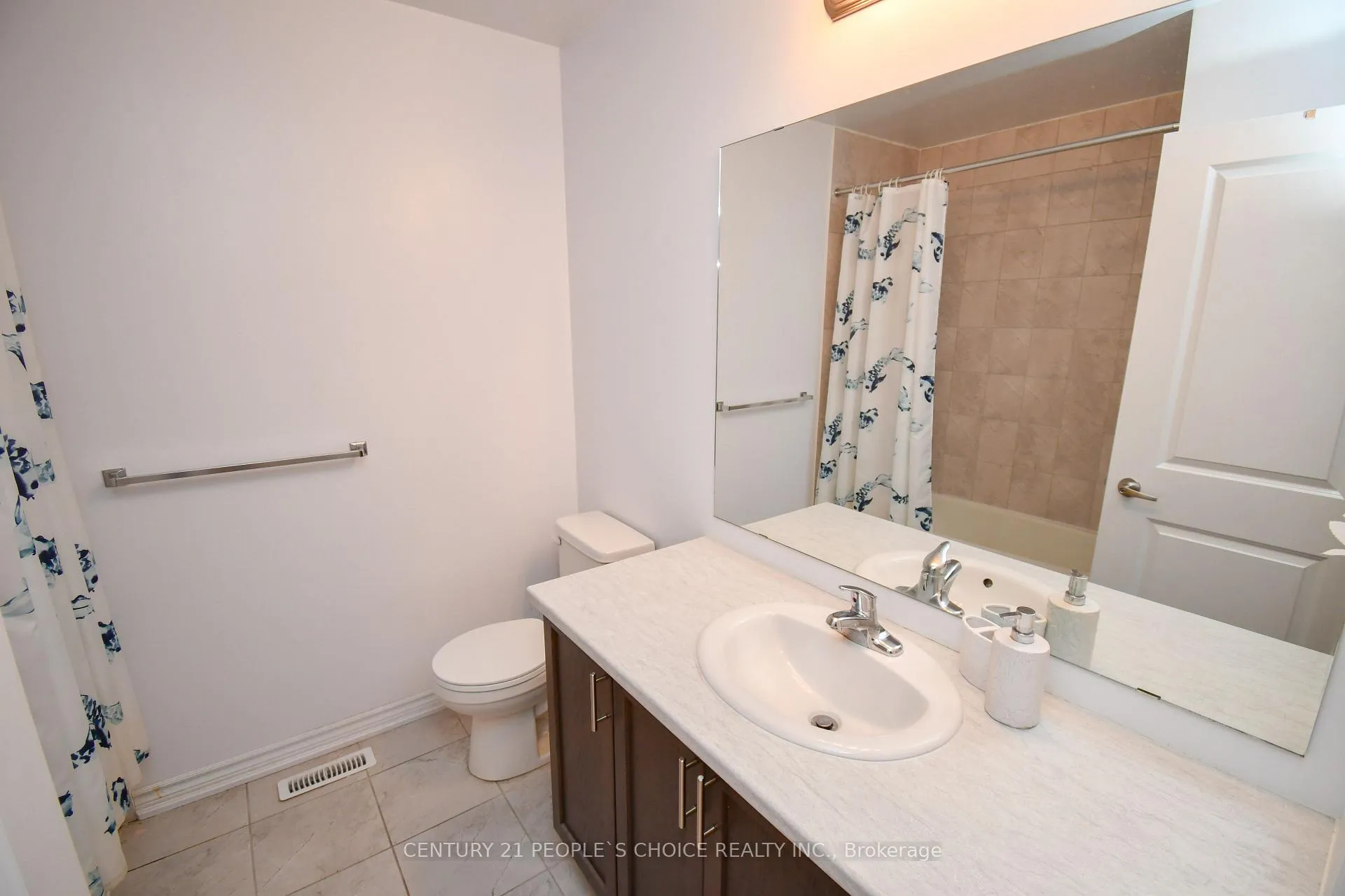 Photo 21 of 114 Mabern Street, Barrie, Rural Barrie Southwest — HOMEH
