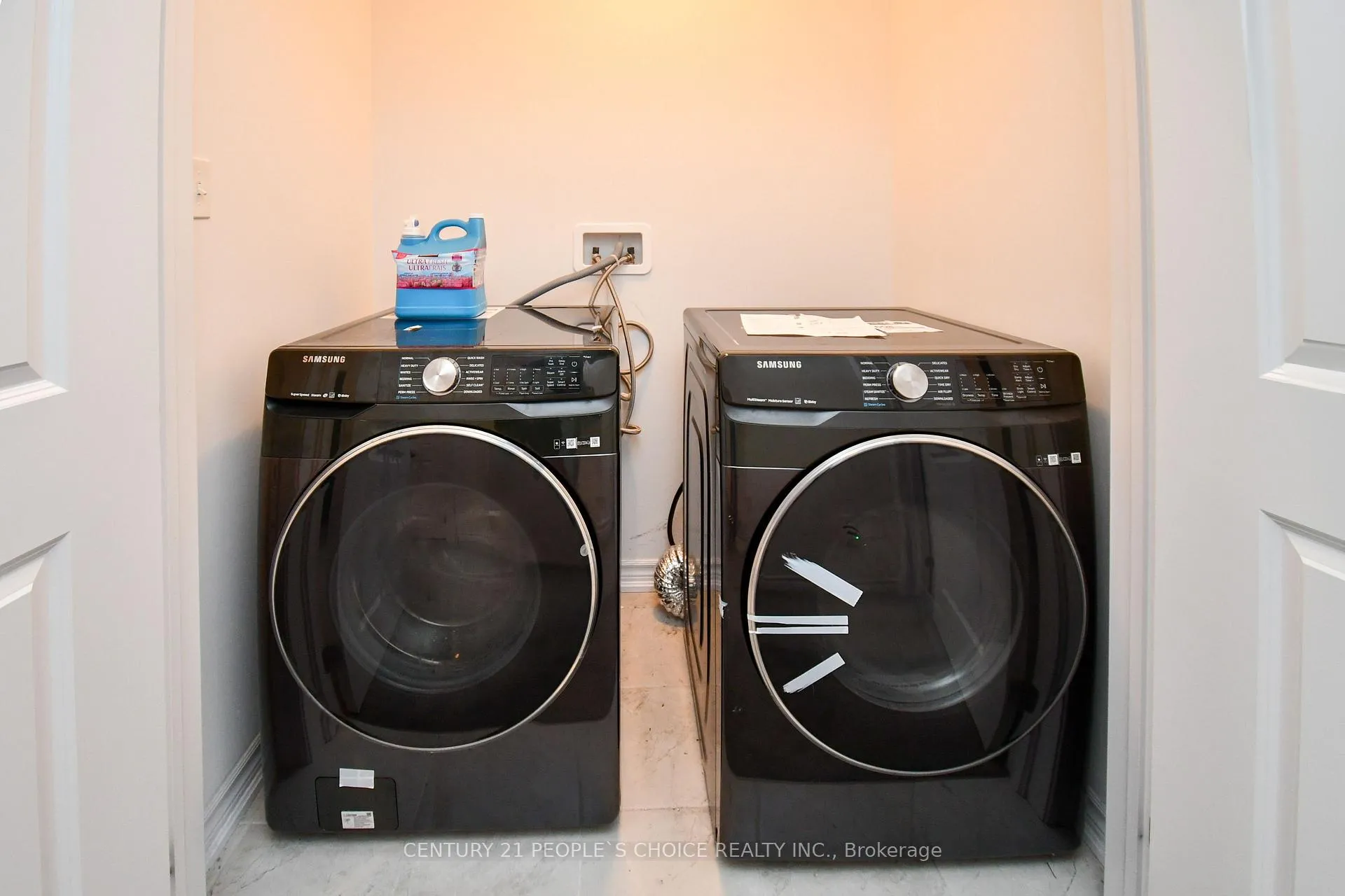 Photo 25 of 114 Mabern Street, Barrie, Rural Barrie Southwest — HOMEH