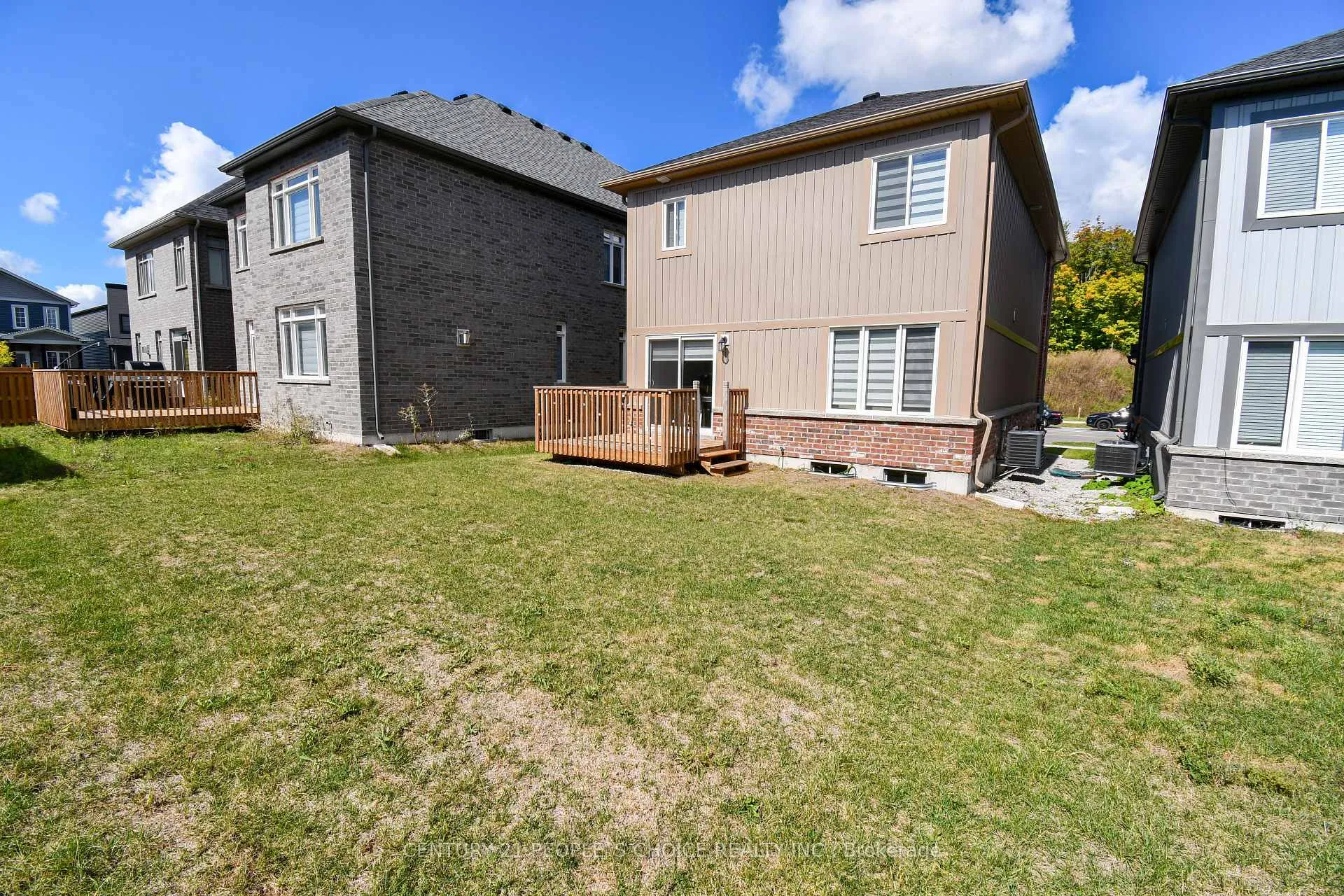 Photo 31 of 114 Mabern Street, Barrie, Rural Barrie Southwest — HOMEH