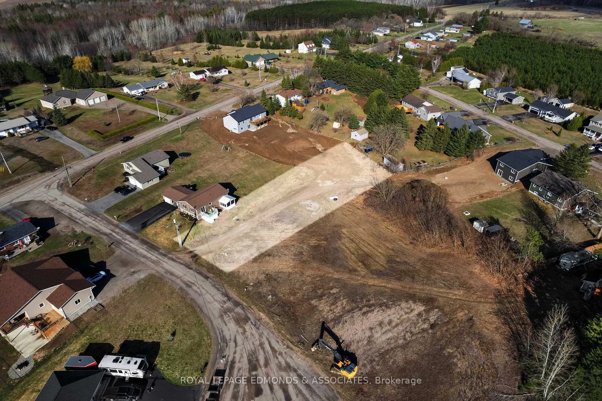Photo 1 of 5 Mapleview Court, Whitewater Region, Beachburg — HOMEH