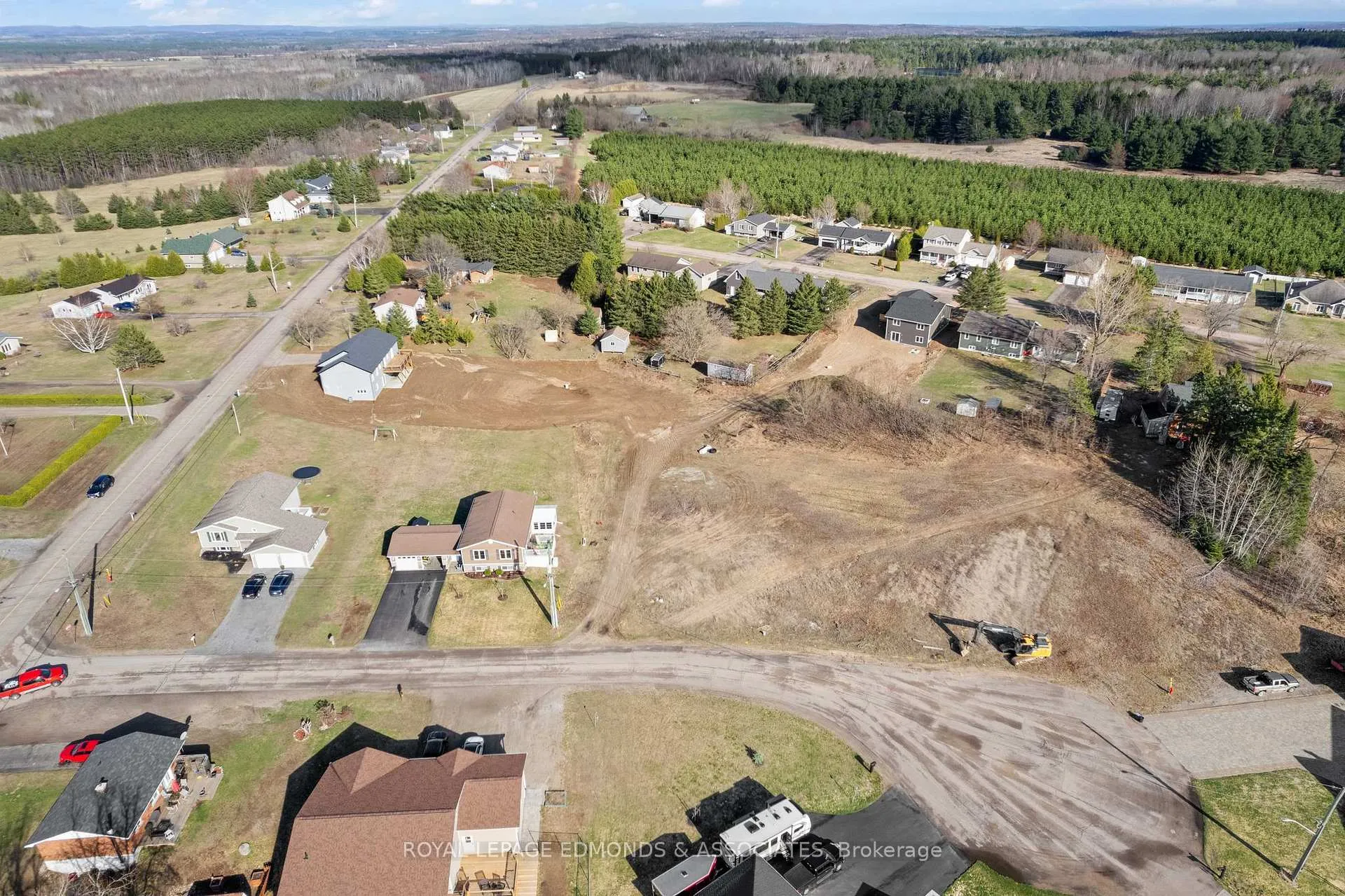 Photo 5 of 5 Mapleview Court, Whitewater Region, Beachburg — HOMEH