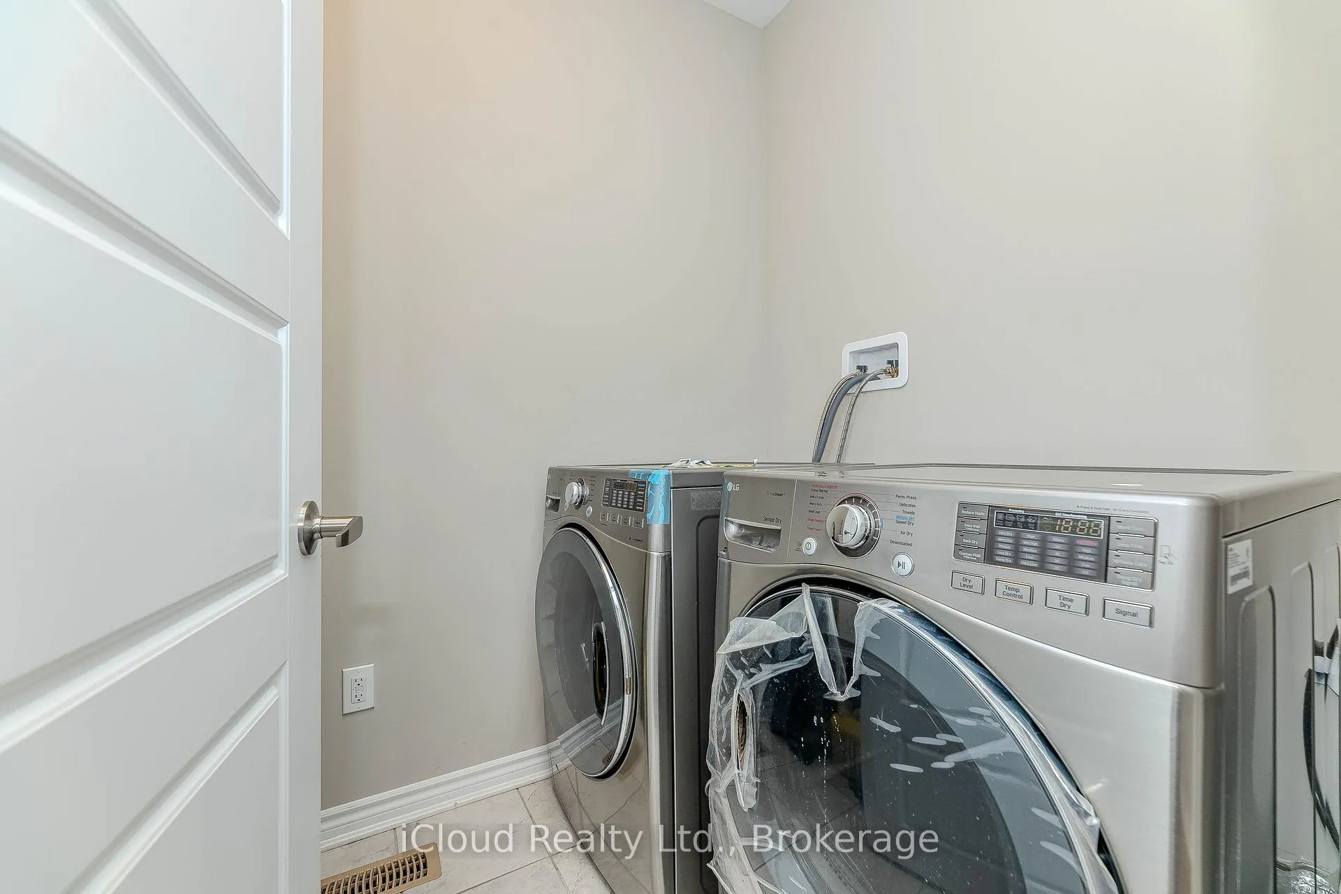 Photo 33 of 296 Ridge Road, Cambridge — HOMEH