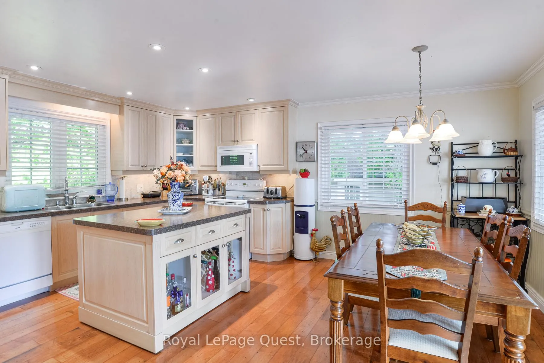 Photo 17 of 1 Island 4SR, Gravenhurst, Wood (Gravenhurst) — HOMEH