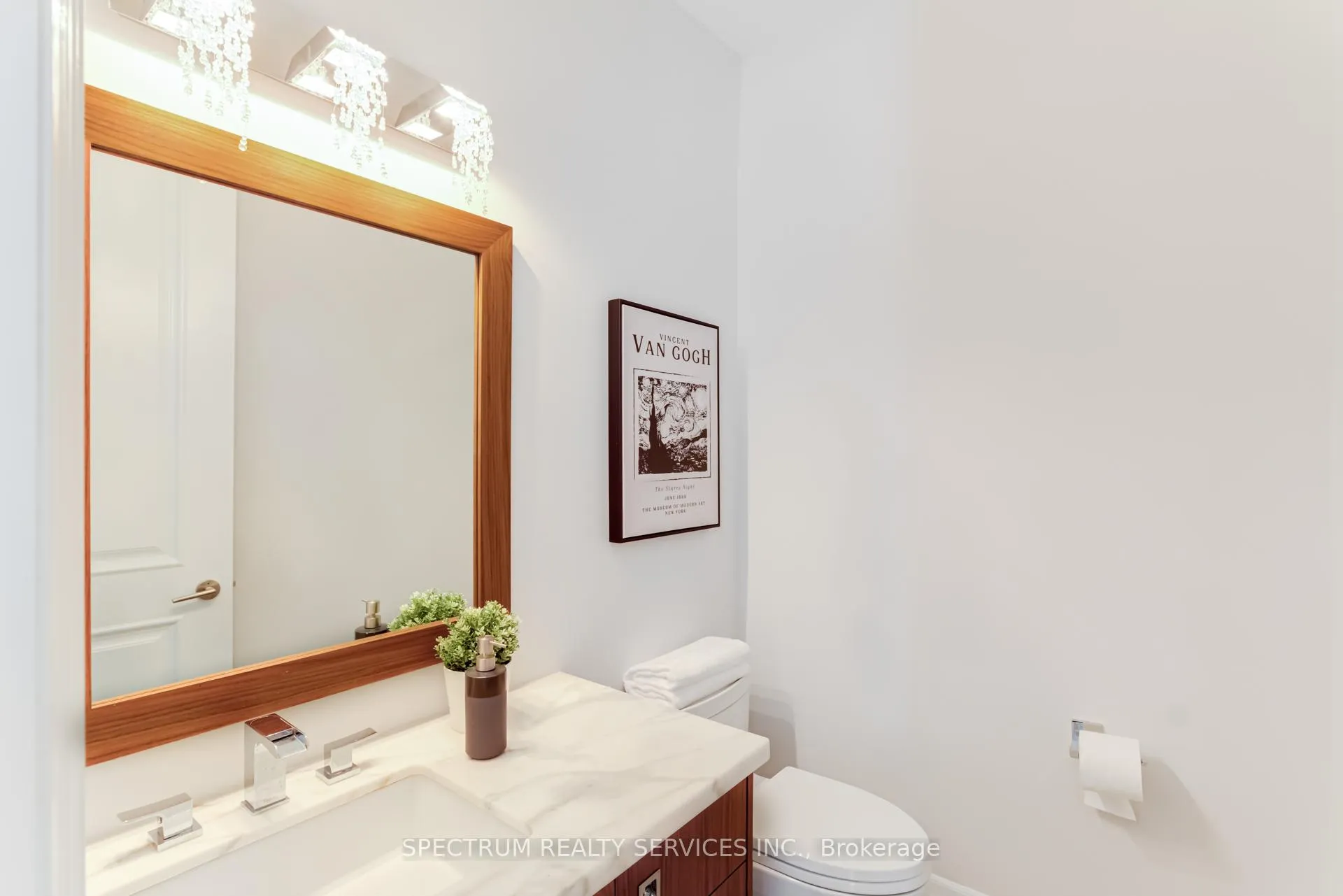 Photo 14 of 16 Donlea Drive, Toronto, Leaside — HOMEH