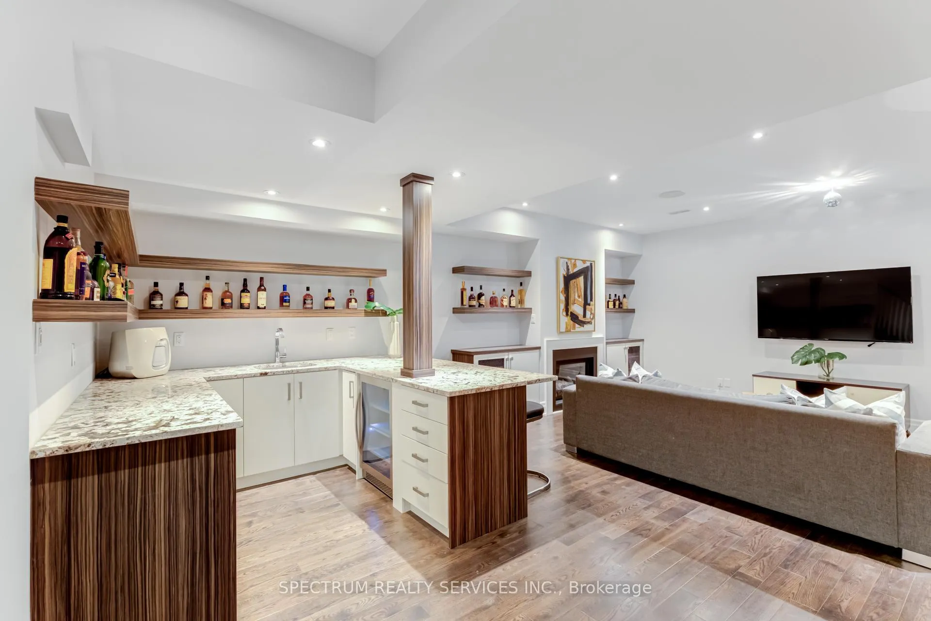 Photo 30 of 16 Donlea Drive, Toronto, Leaside — HOMEH